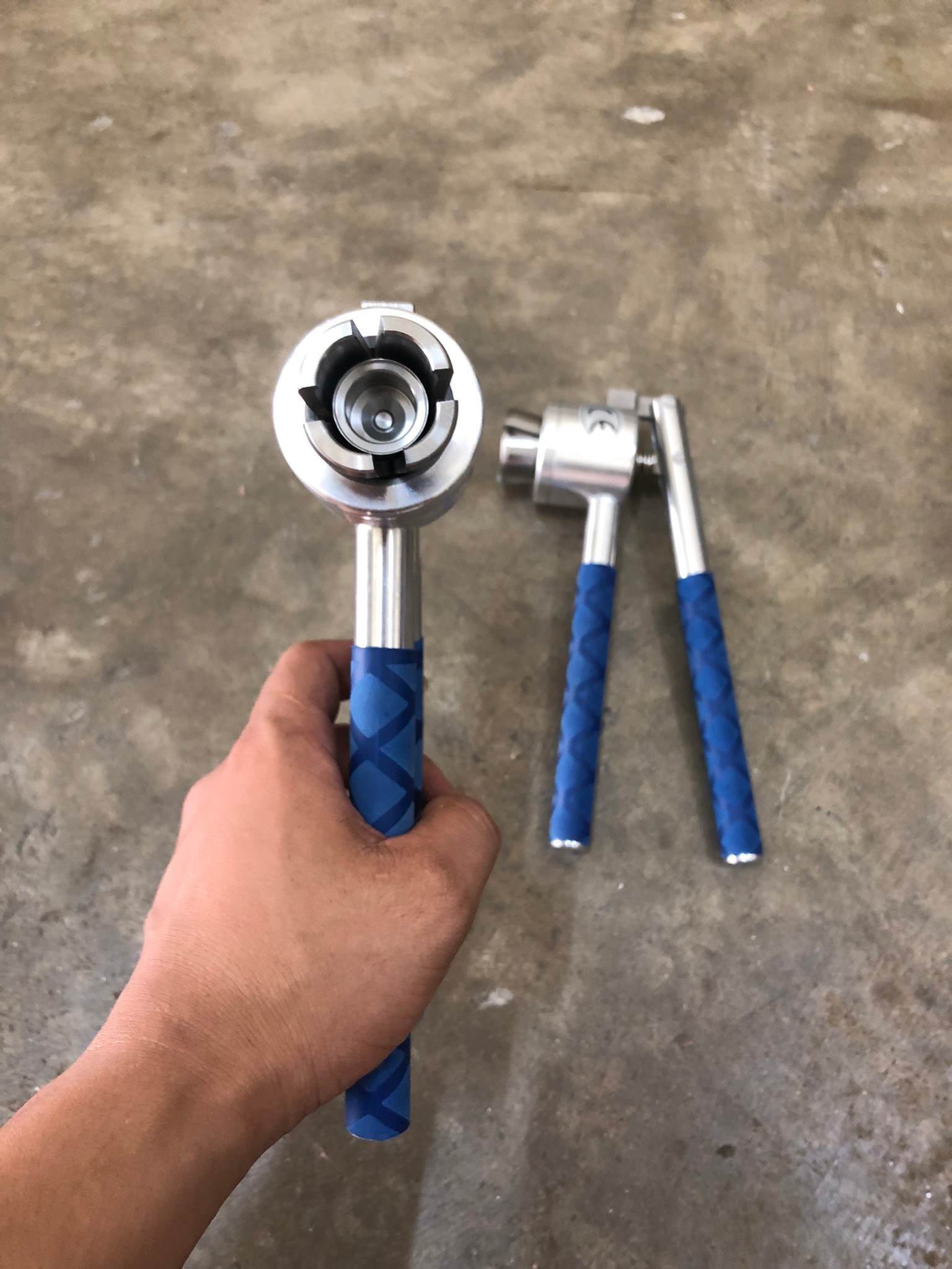 16265 ZS-PBC1 เครื่องปิดฝาขวดน้ำหอม หนีบฝาขวดน้ำหอม หนีบง่ายสะดวก