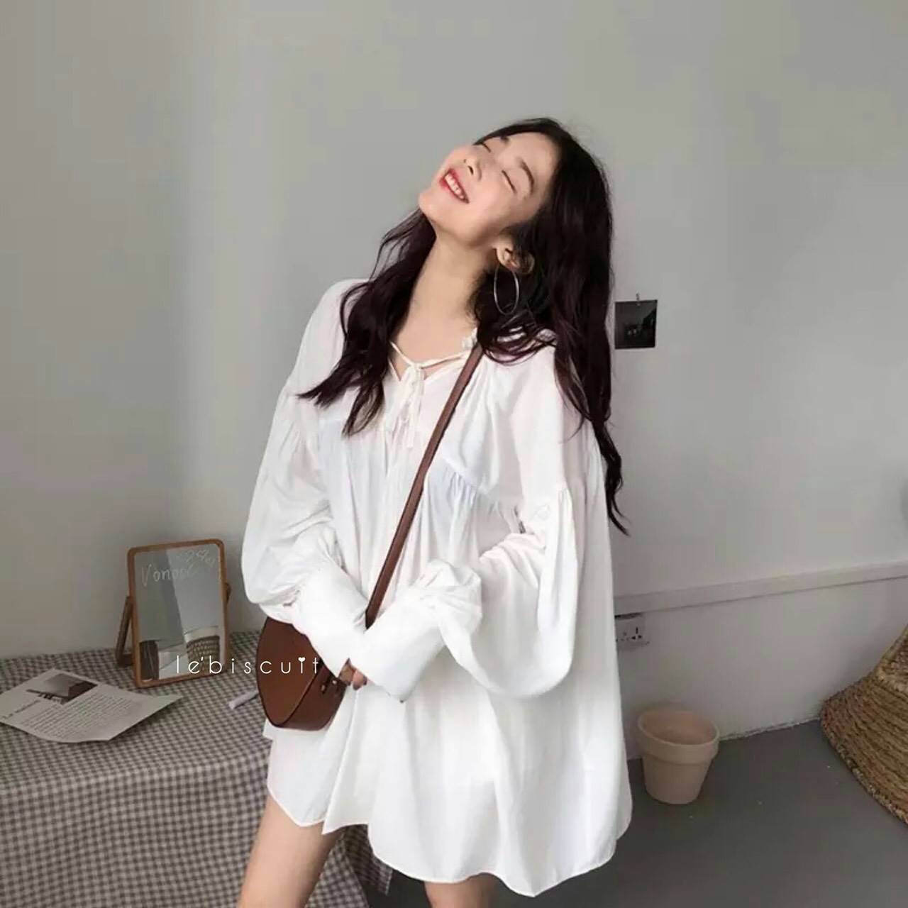 เสื้อแขนยาวสีขาว สุดน่ารัก