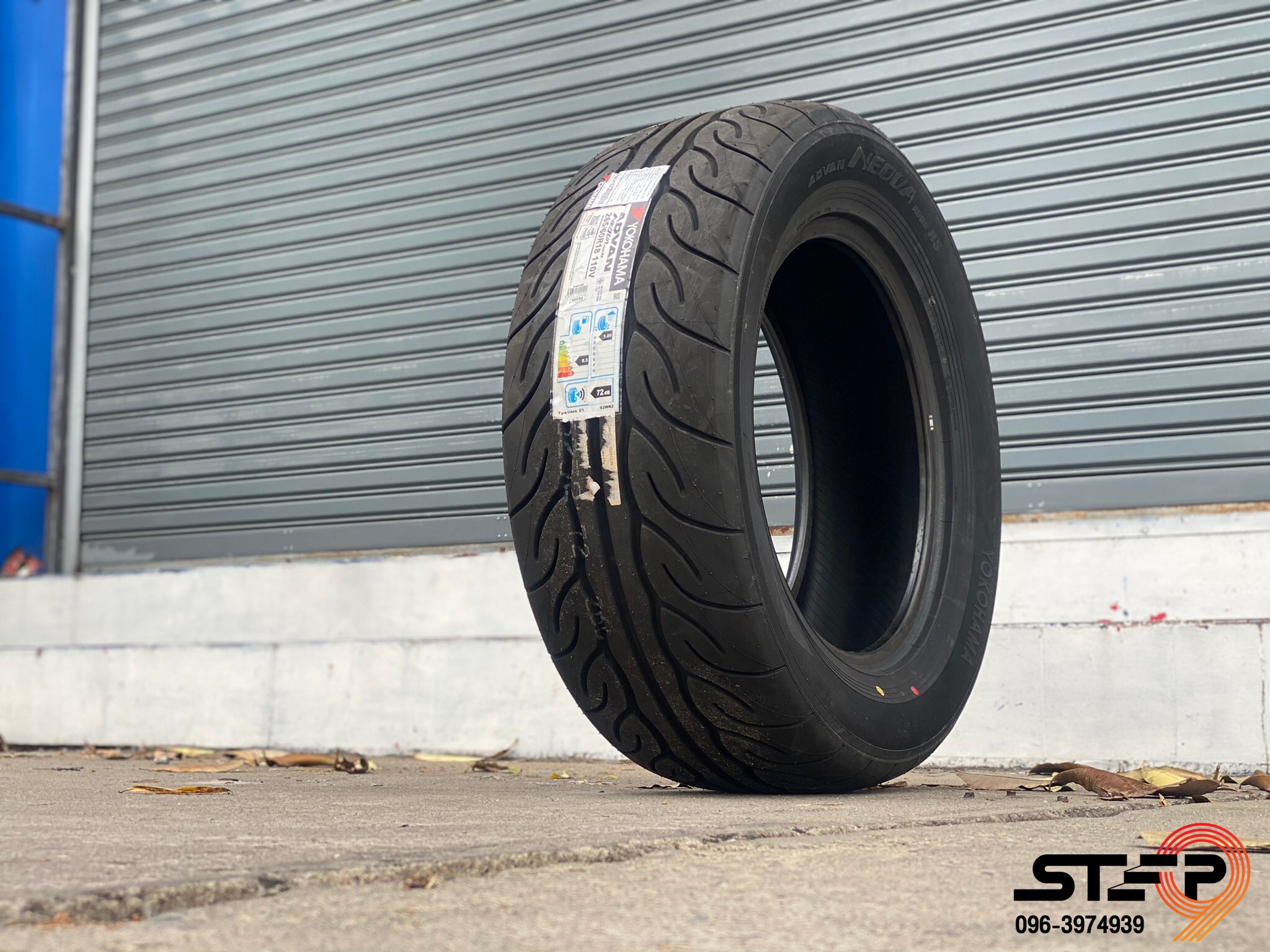 YOKOHAMA AD08 RS 255/50-18 ราคาพิเศษที่ STEP9