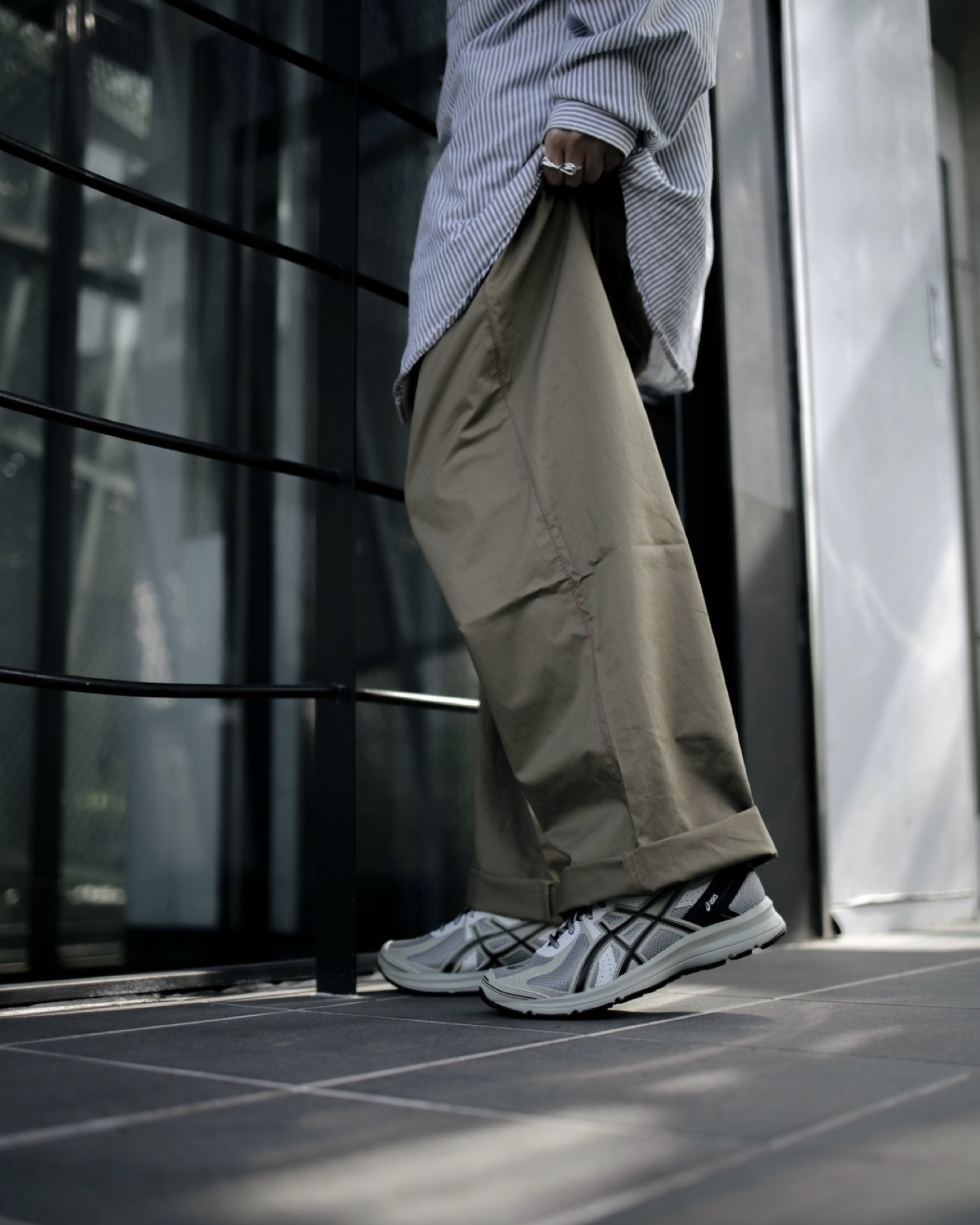 รองเท้า ASICS JOG 100S ‘Sheet Rock’ (M6/8/8.5/9/9.5/10/11.5US)