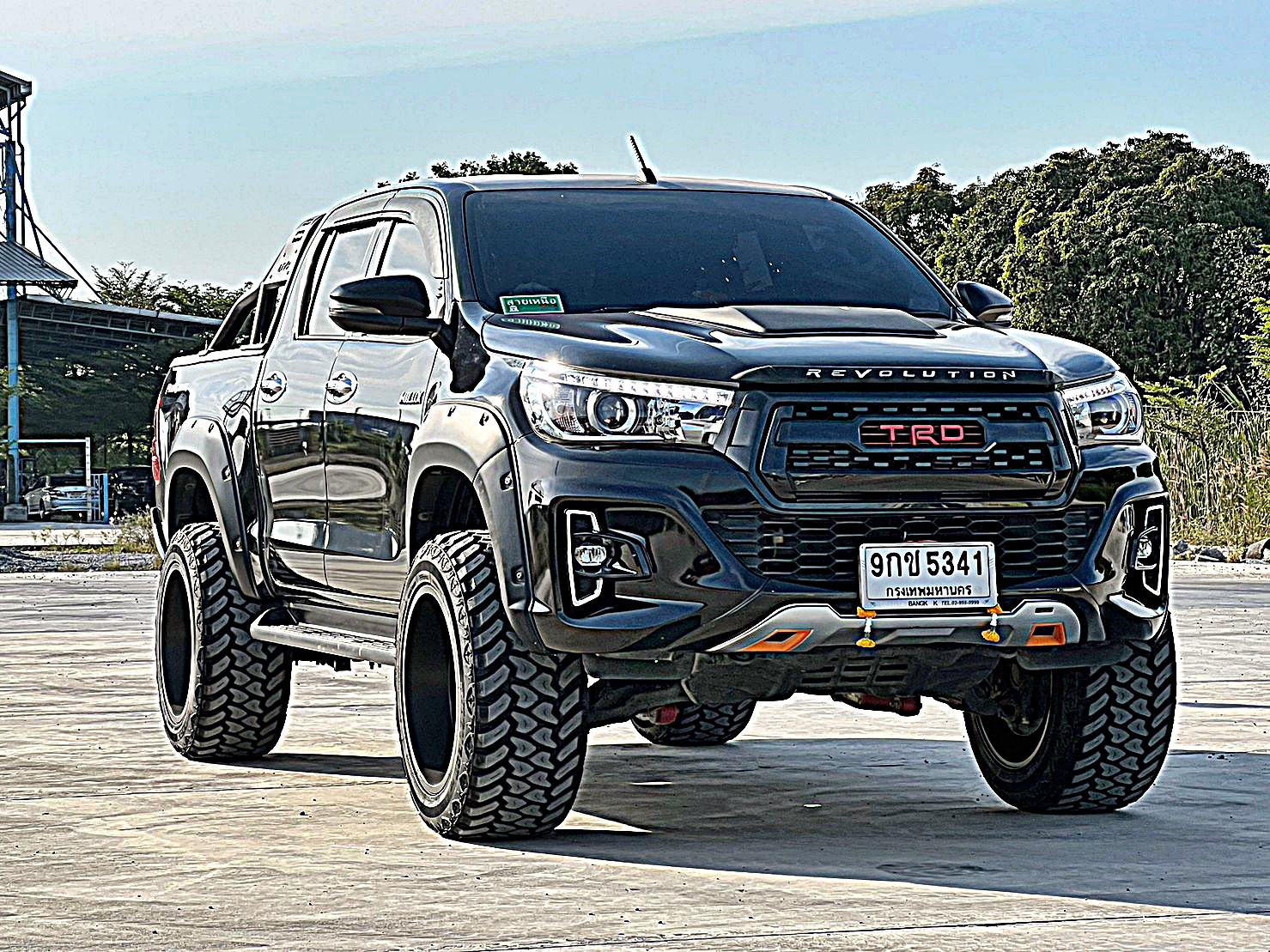 TOYOTA REVO แต่งทรงเมกาที่ STEP9