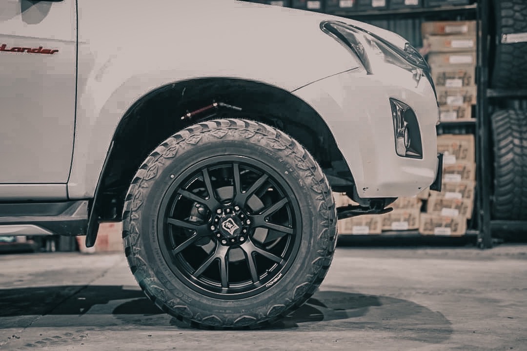 D-MAX ทรงเมกา แต่งที่ STEP9เท่านั้น