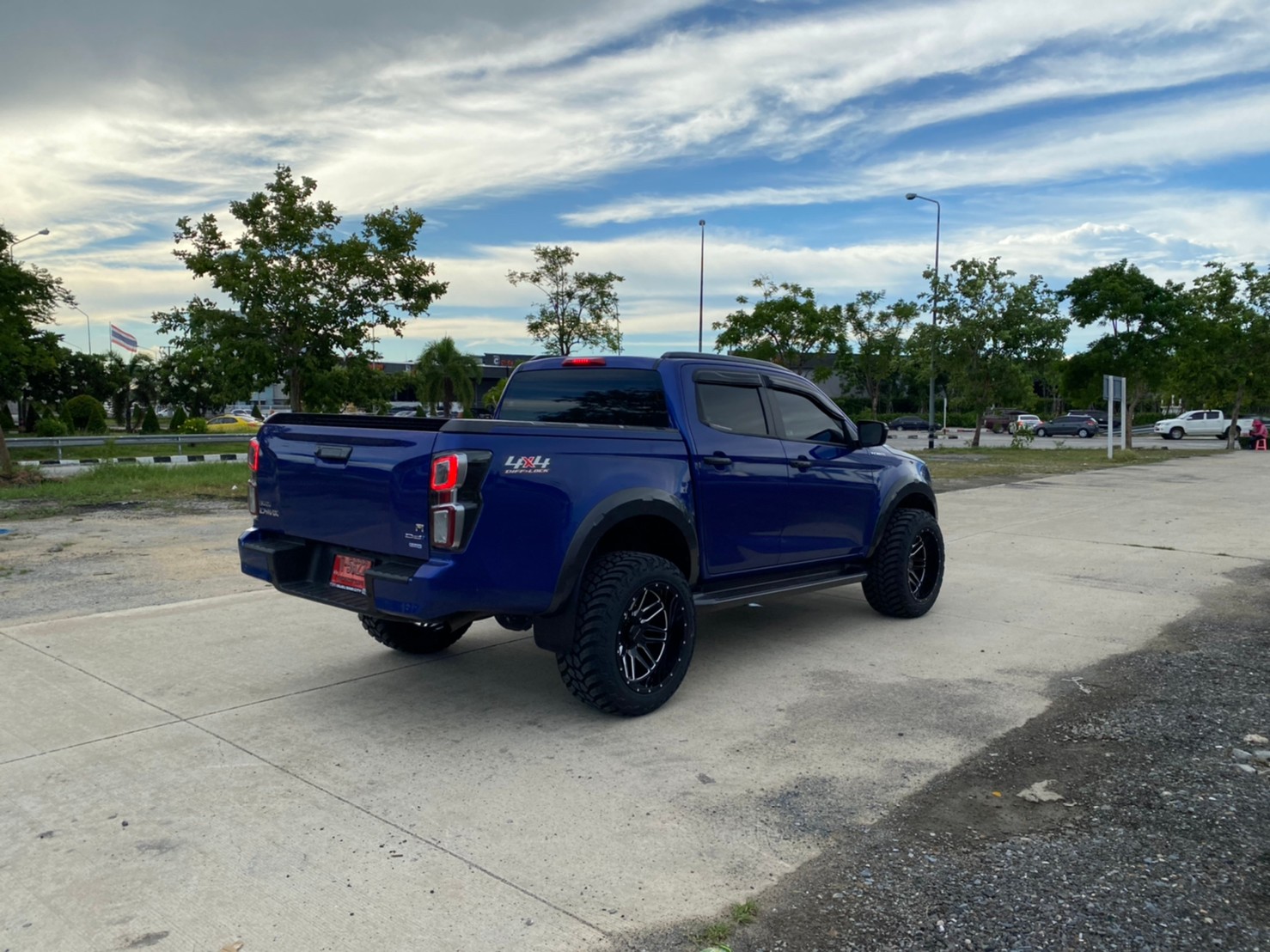 D-MAX ทรงเมกา จัดชุดหล่อที่ STEP9