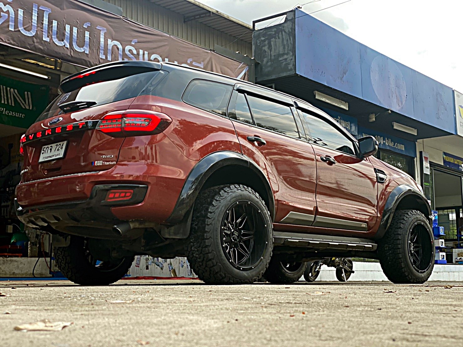 FORD EVEREST จัดทรงเมกาที่ STEP9