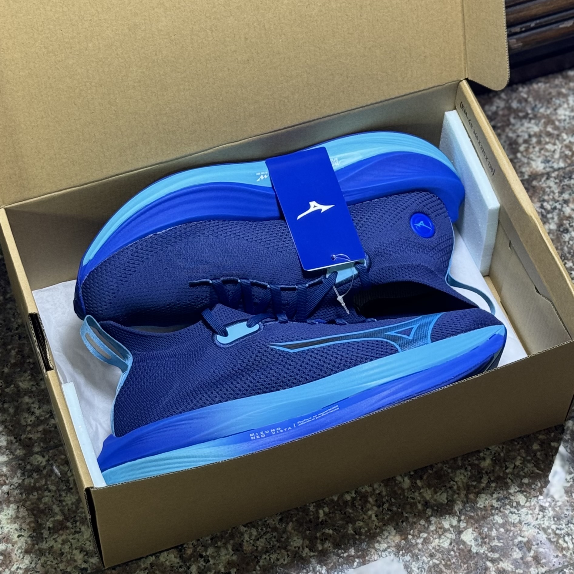 รองเท้าวิ่ง Mizuno Neo Vista ‘Estate Blue’ (M10US)