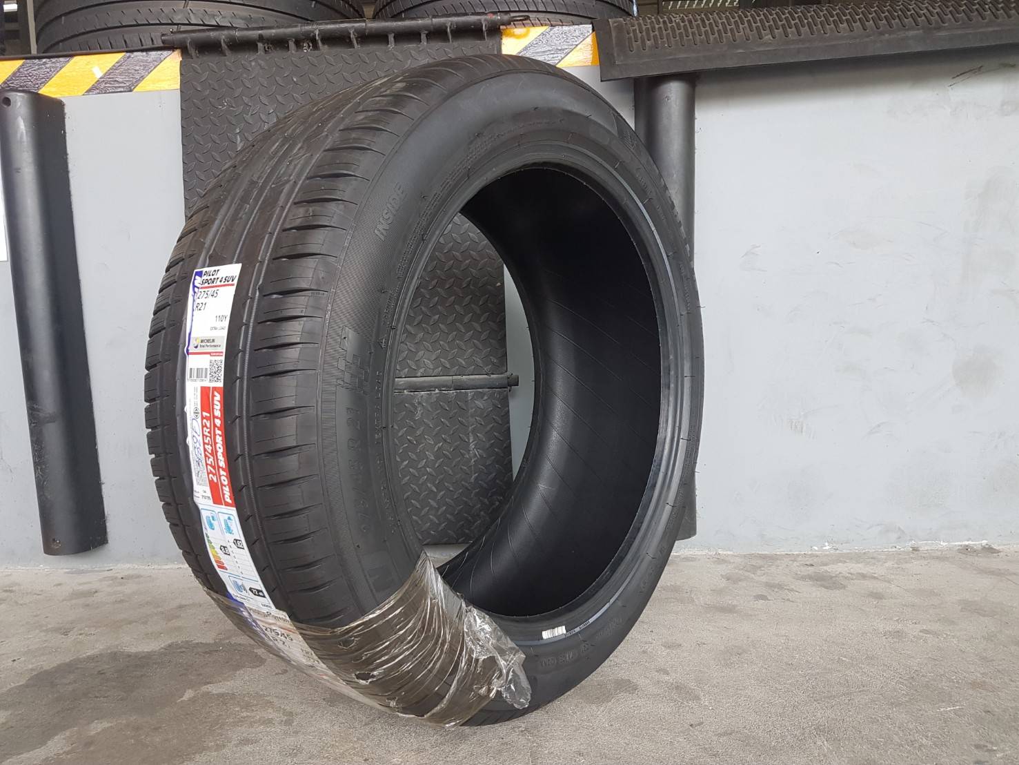 MICHELIN PILOTSPORT4 SUV 275/45-21 ราคาส่ง