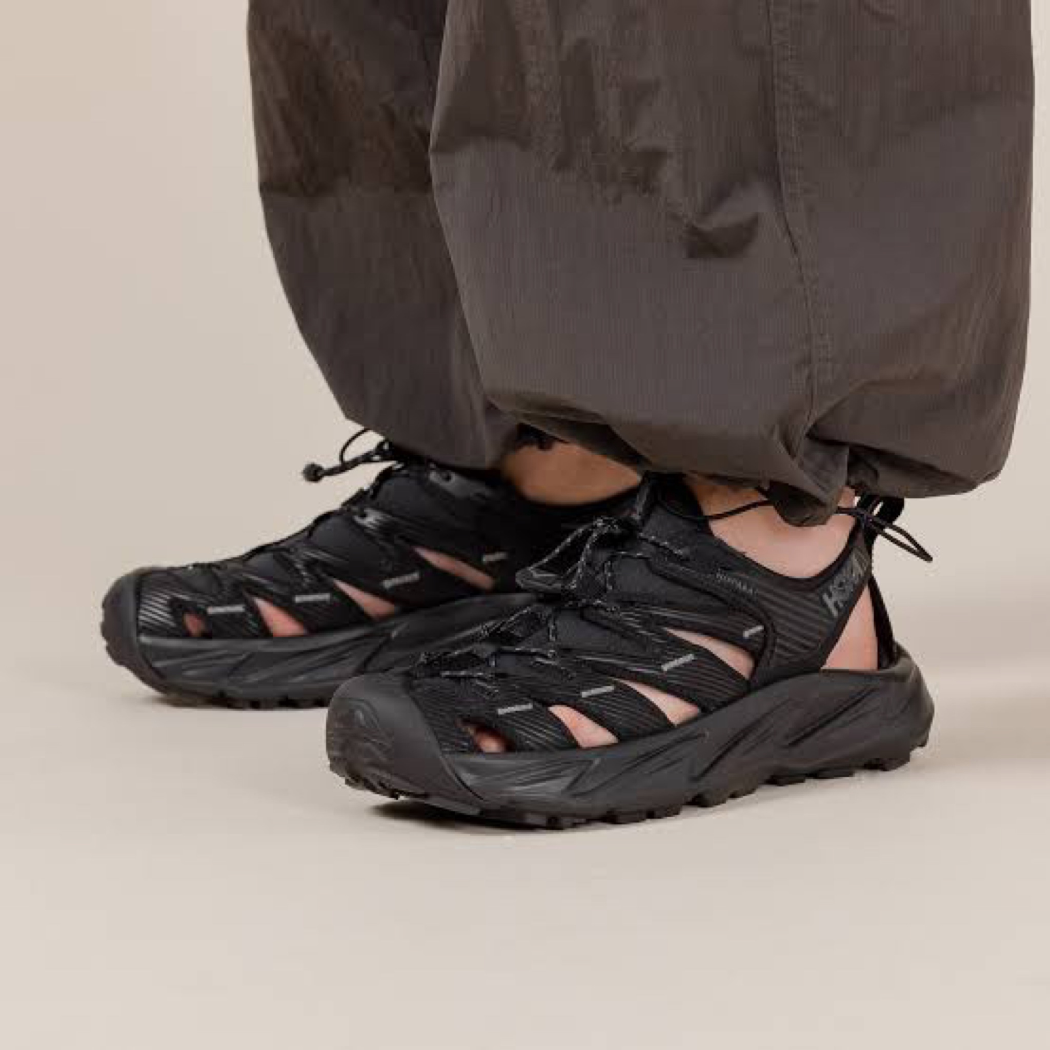 รองเท้า HOKA Hopara ‘TripleBlack‘ (W7.5/8US)