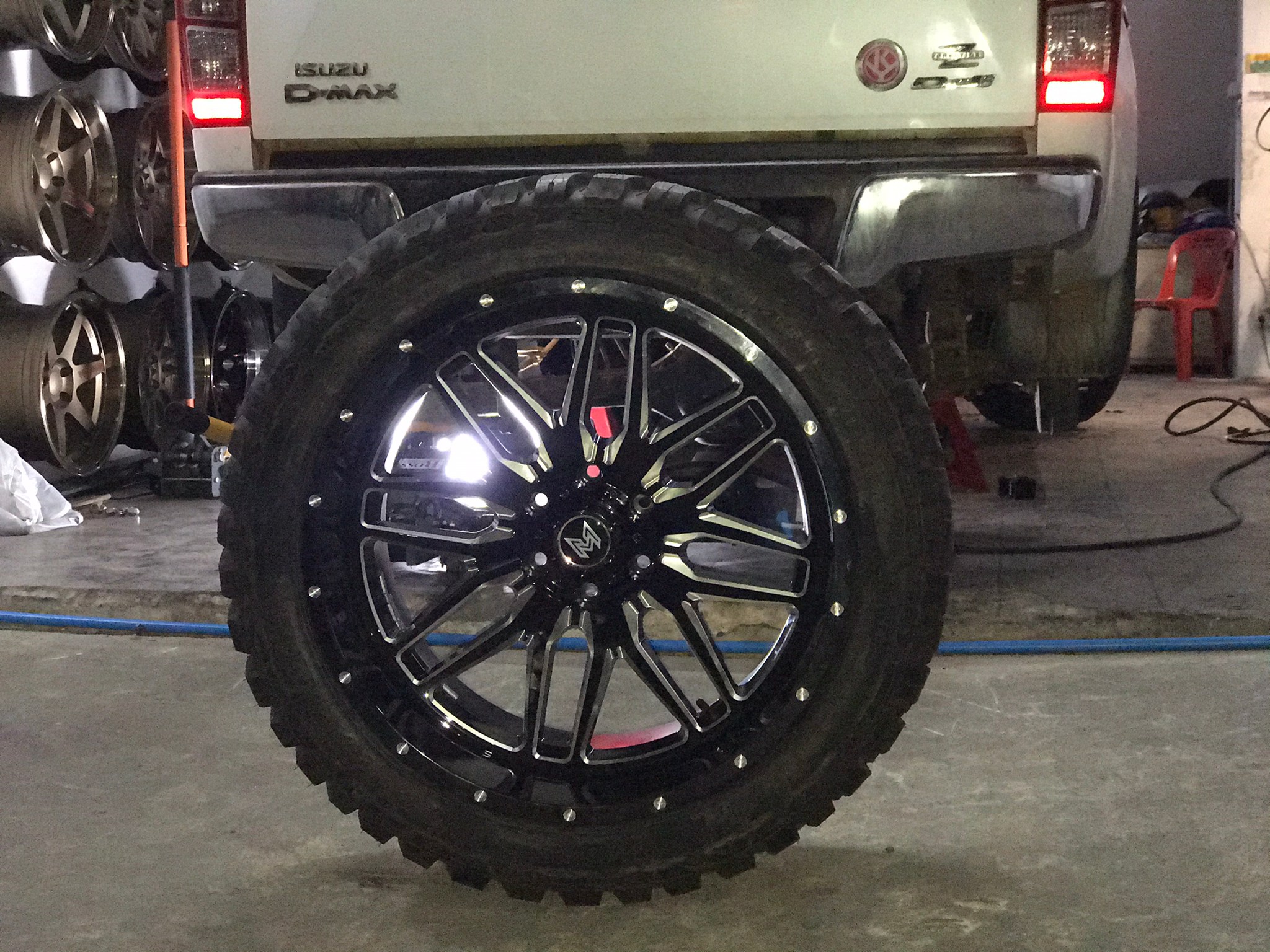 MAGNETIC 22x12 ET-44 CROSSWIND MT 33/12.5R22