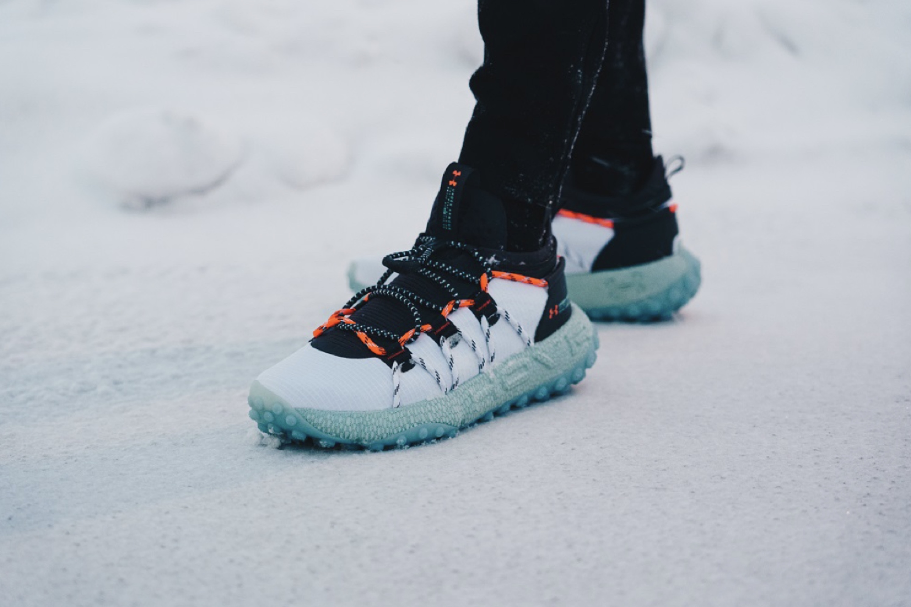 รองเท้าเดินป่า Under Armour HOVR Summit FT ‘White/Enamel’ (M9.5US)