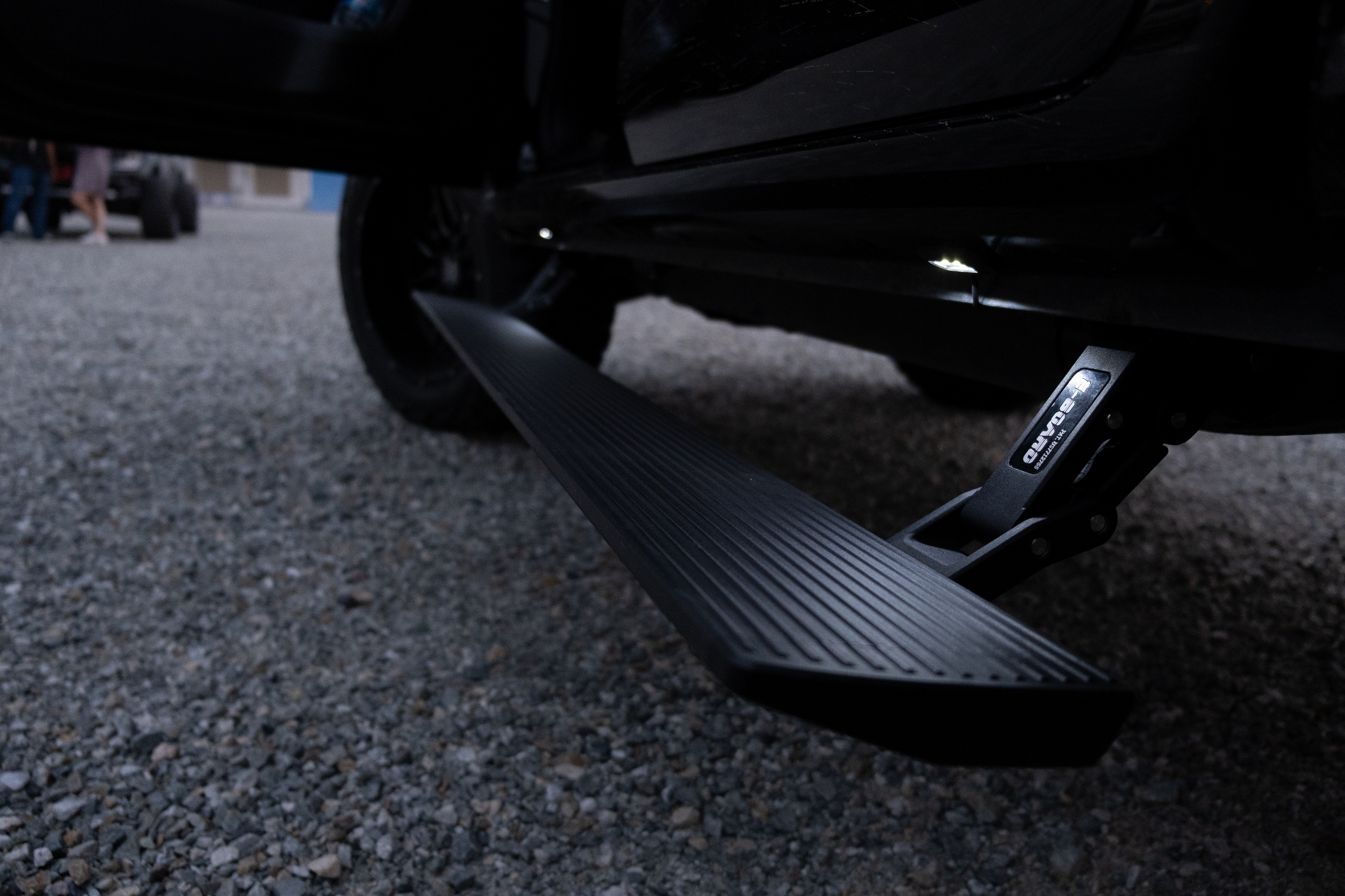 บันไดไฟฟ้า E-BOARD ของ CHEVROLET COLORADO 4WD (LED) 2015+