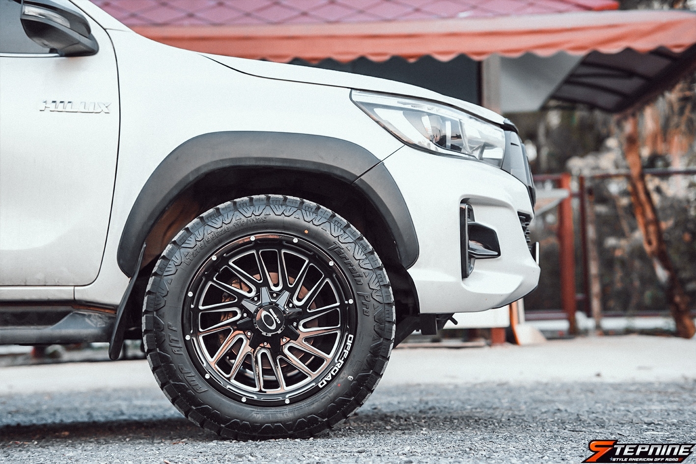 TOYOTA REVO ROCCO แต่งทรงเมกาที่ STEP9