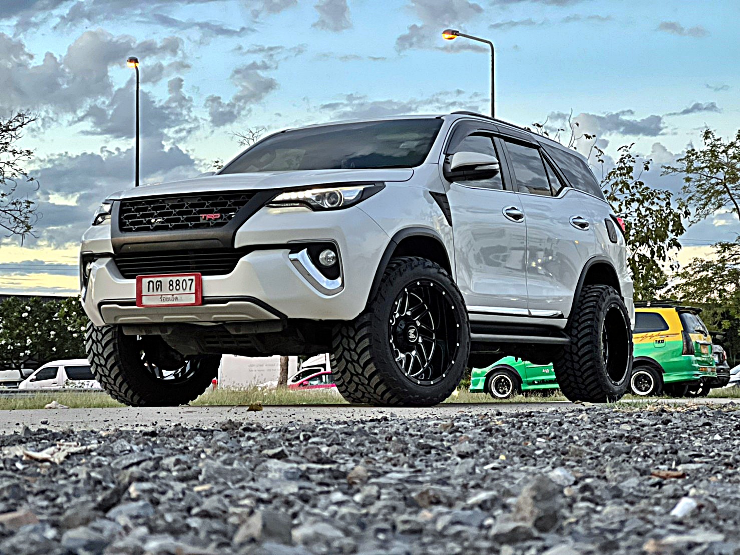 FORTUNER ทรงเมกา ล้อขอบ20 ที่ STEP9