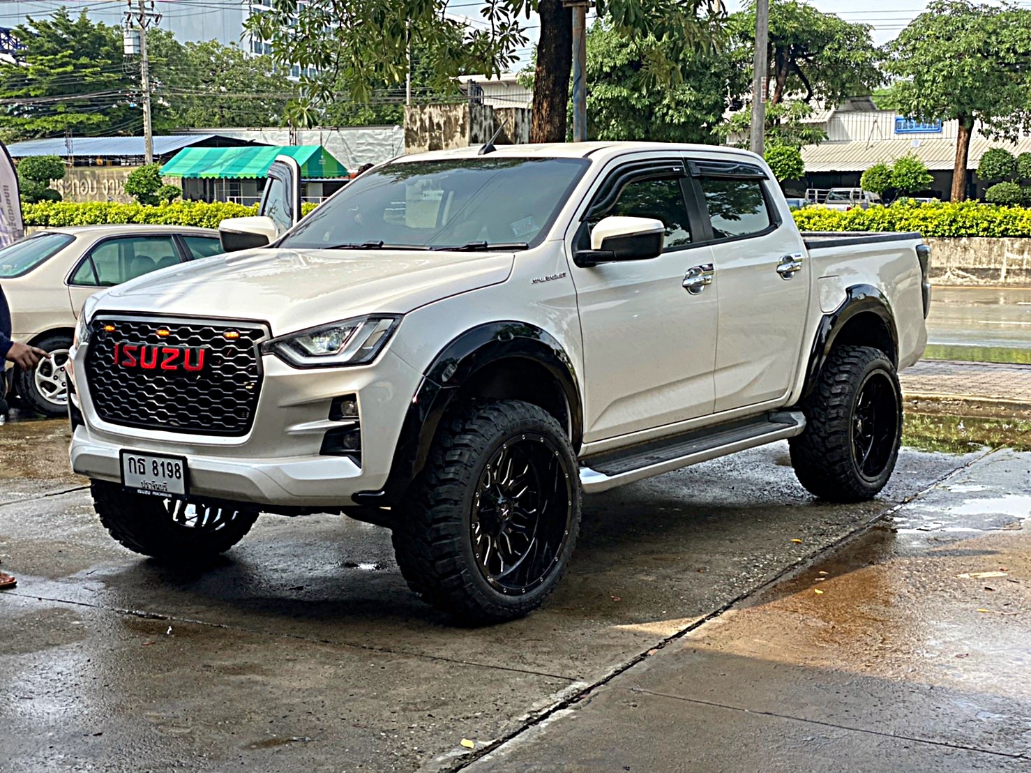 D-MAX ทรงเมกา มาไกลจากปราจีนบุรี