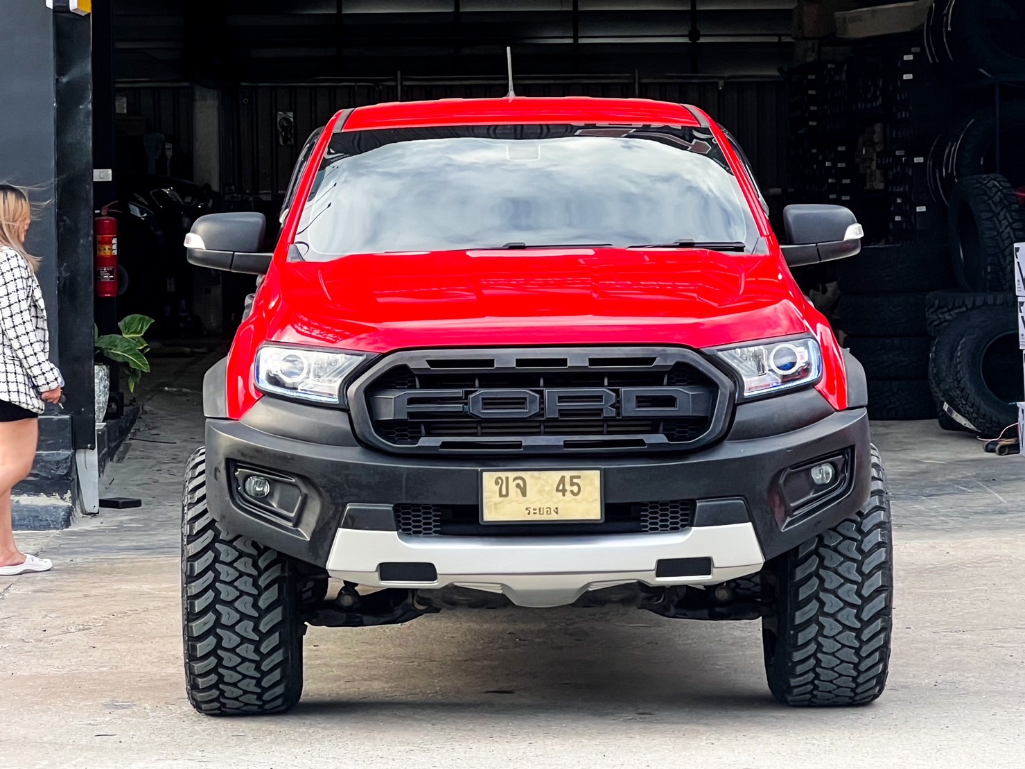 FORD RANGER จองคิวมาจาก ระยอง แต่งรถที่ STEP9