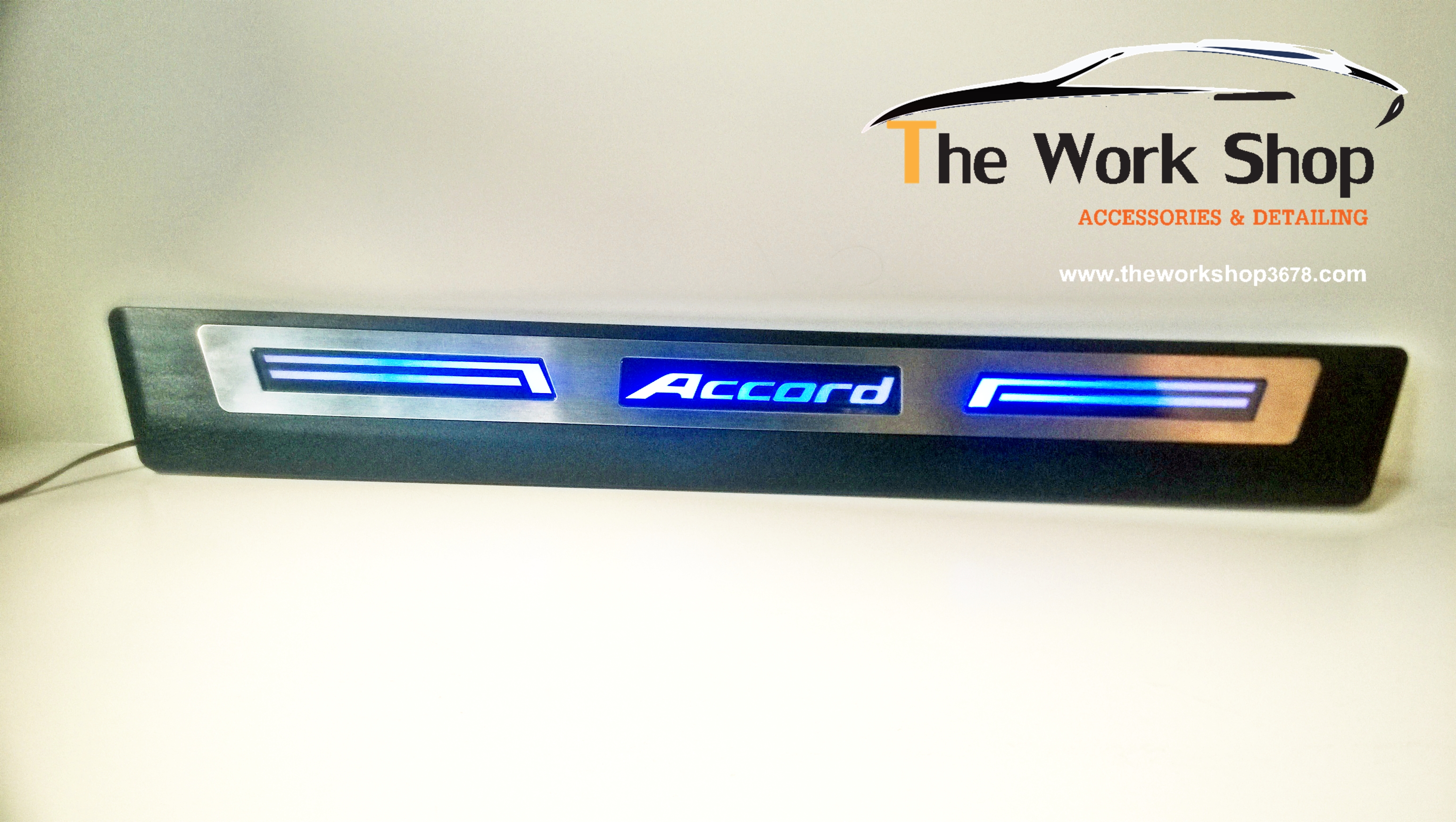 LED Still Plate : Blue for Accord ( กาบข้างโลโก้ พร้อมไฟ LED สีฟ้า )