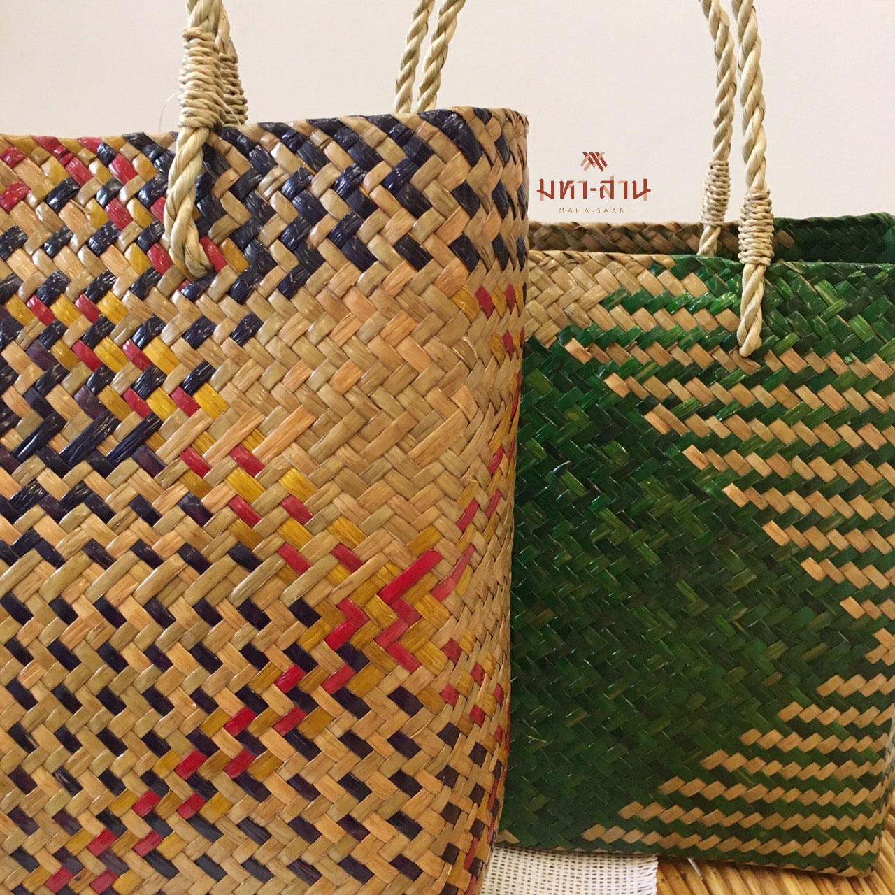 กระเป๋ากระจูด เหลี่ยมสี ขนาดกว้าง11นิ้ว สูง10นิ้ว 👜