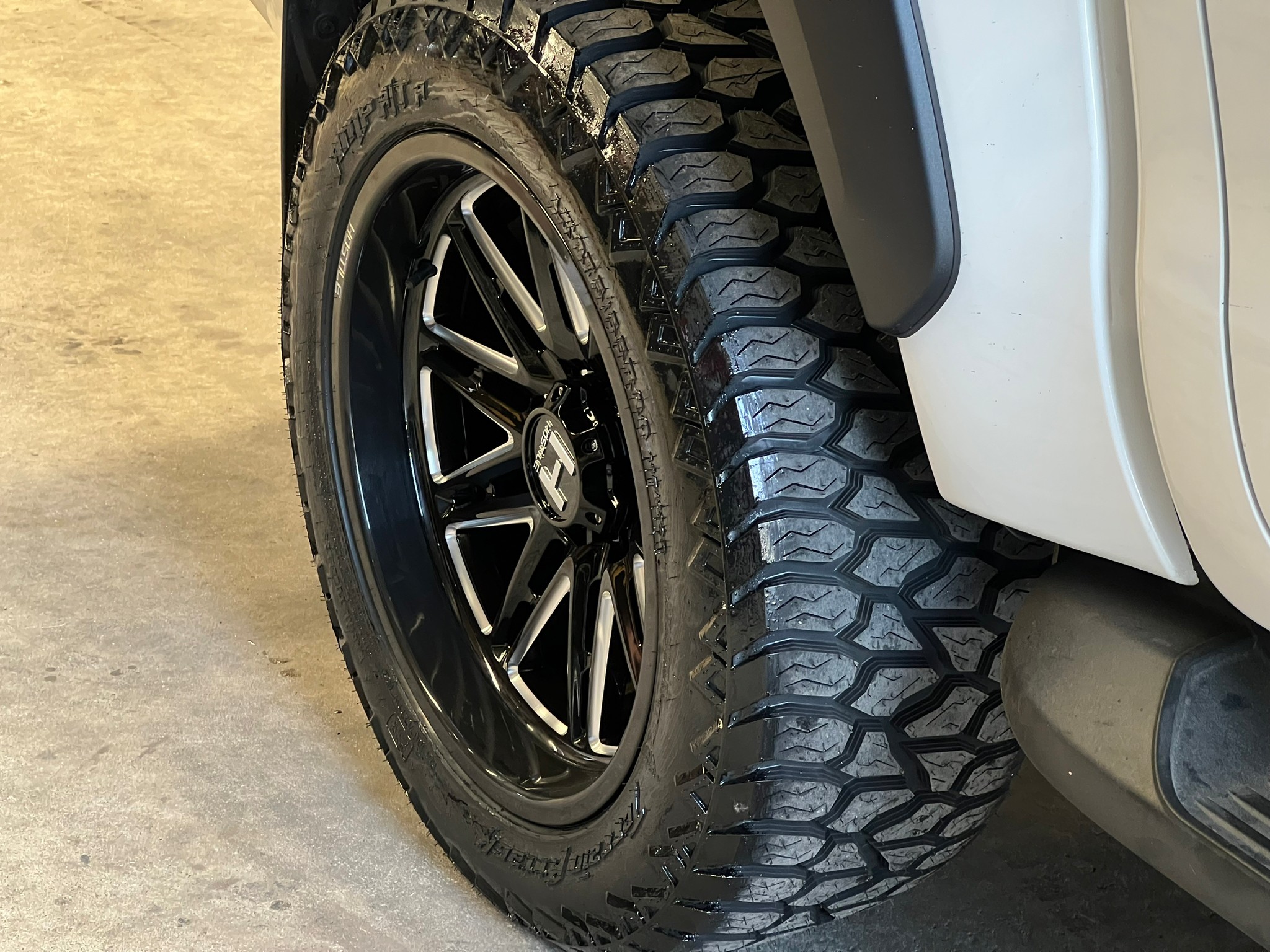 TOYOTA REVO ทรงเมกา จัดล้อแท้