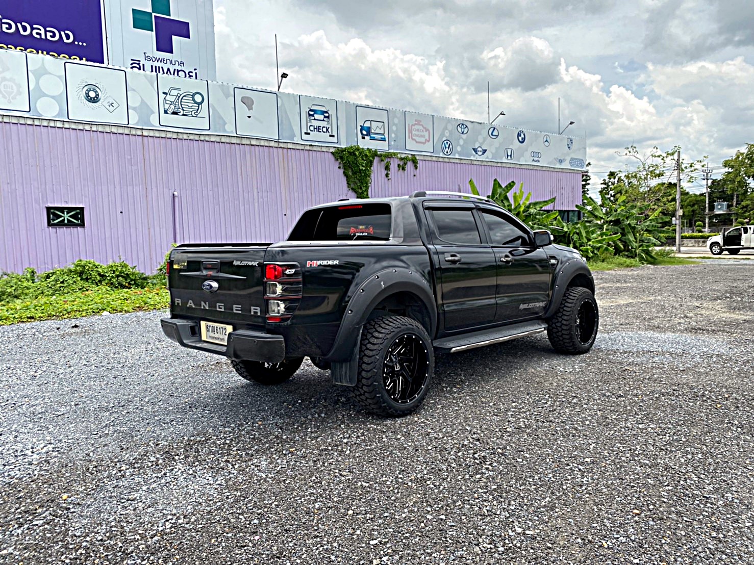 FORD WILDTRAK จัดทรงเมกาที่ STEP9