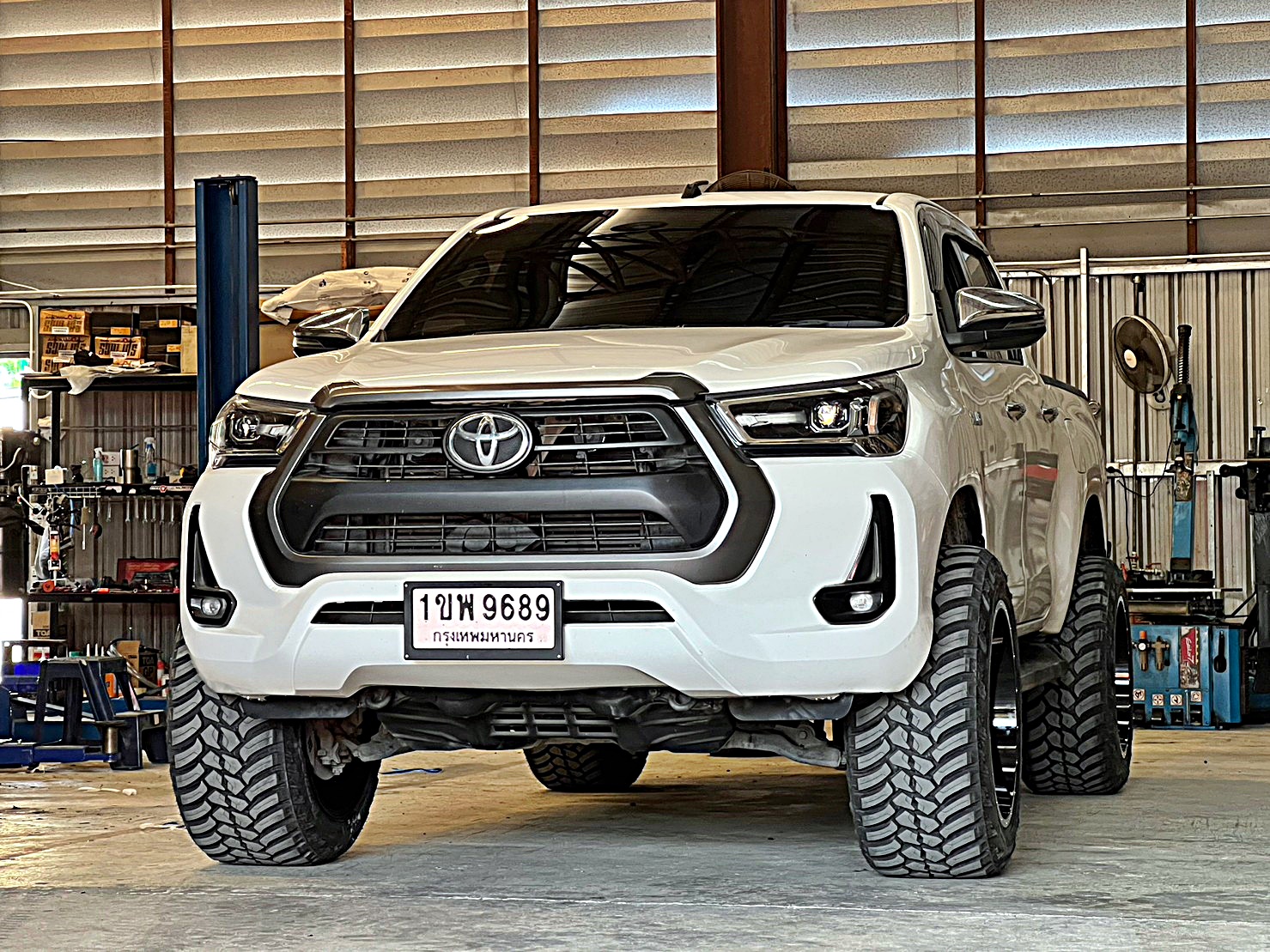 TOYOTA REVO ทรงเมกาที่ STEP9