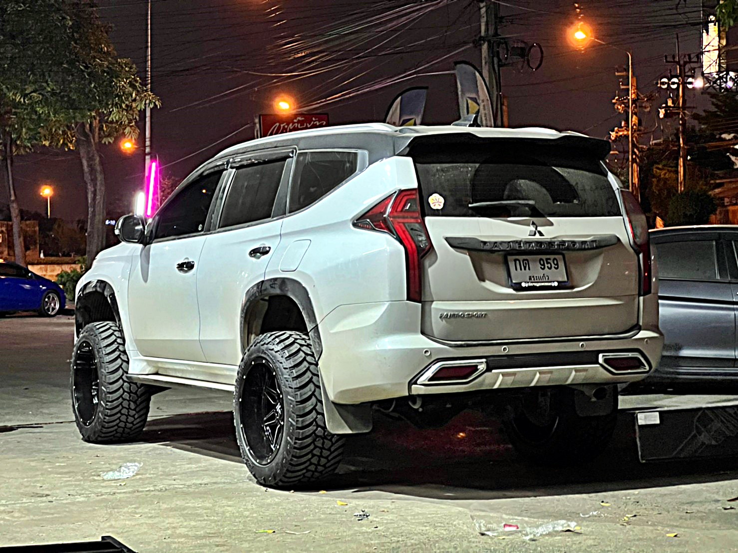 PAJERO SPORT ทรงเมกา ที่ STEP9