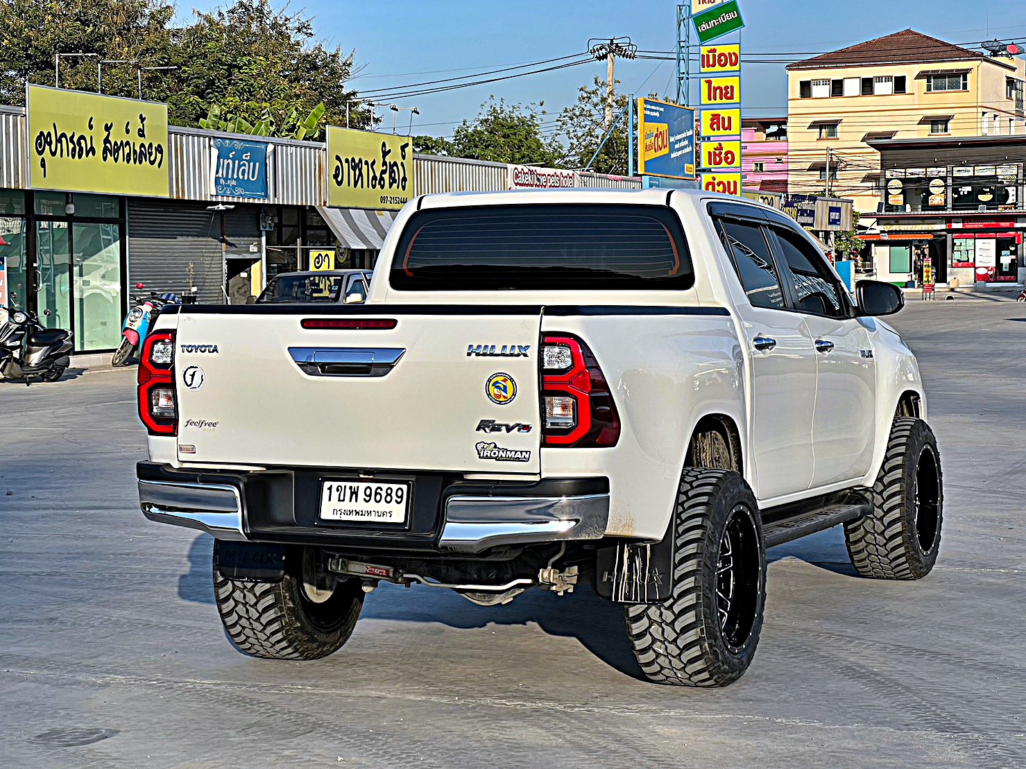 TOYOTA REVO ทรงเมกาที่ STEP9