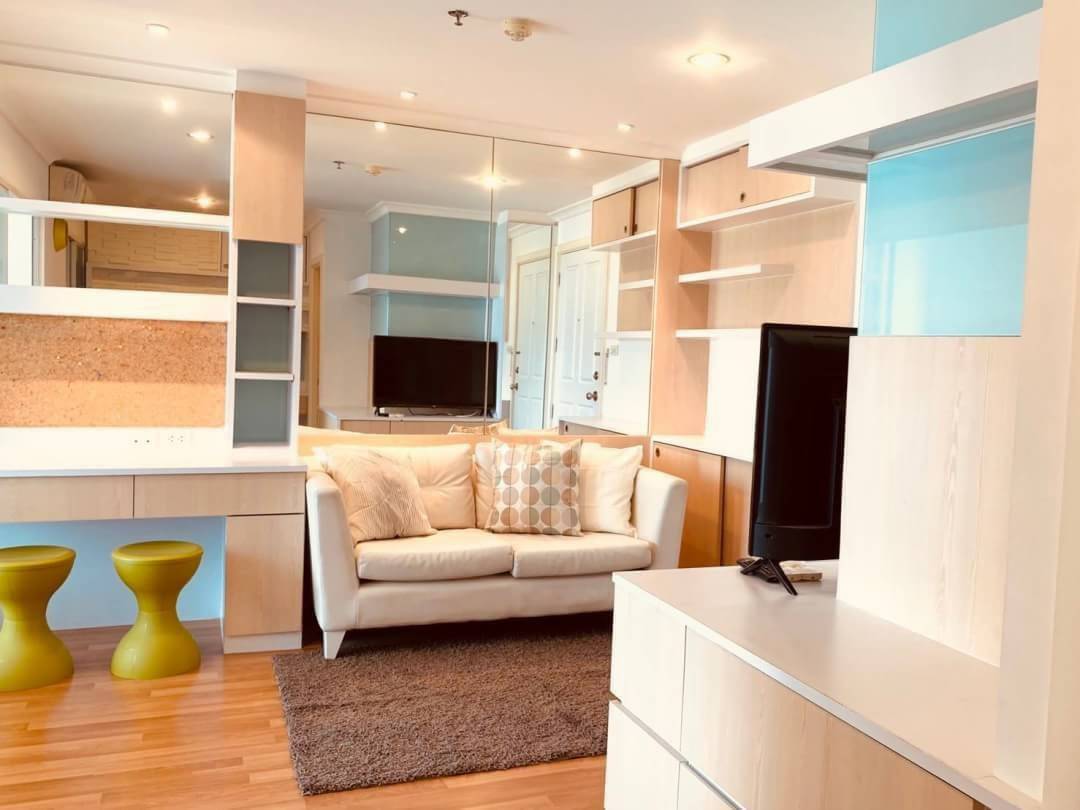 คอนโดใกล้ MRT พระราม 9 พร้อม Build-in furniture แบบทั้งห้อง