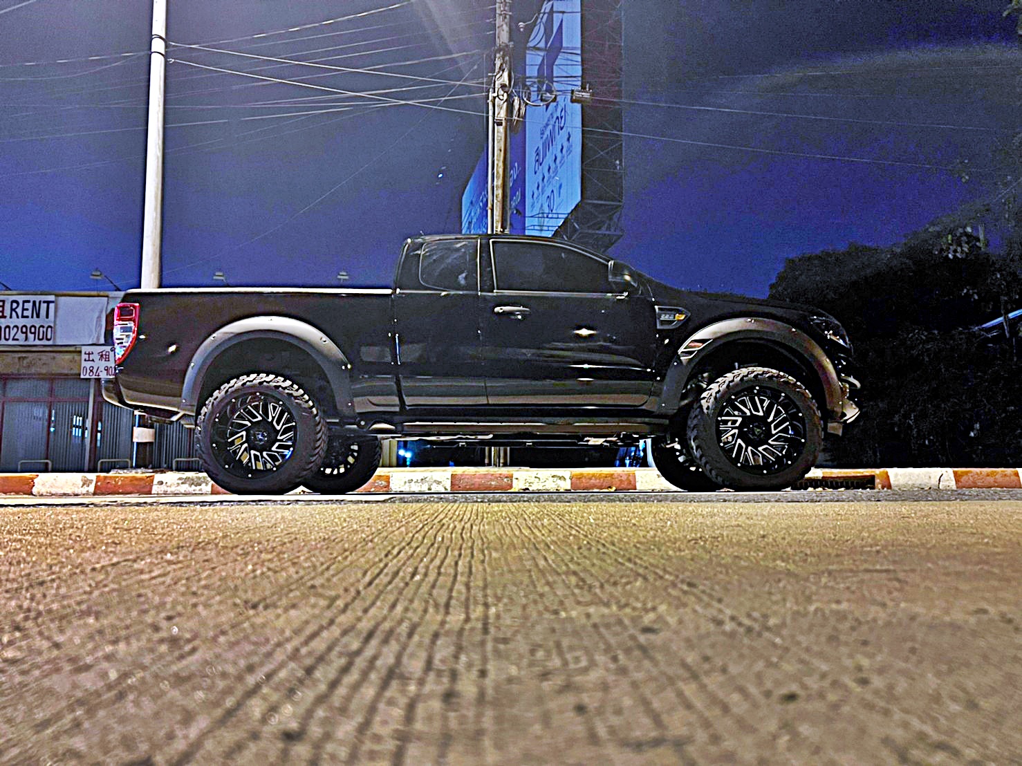 FORD ทรงเมกา ล้อ ATLAS LP105 ขอบ20