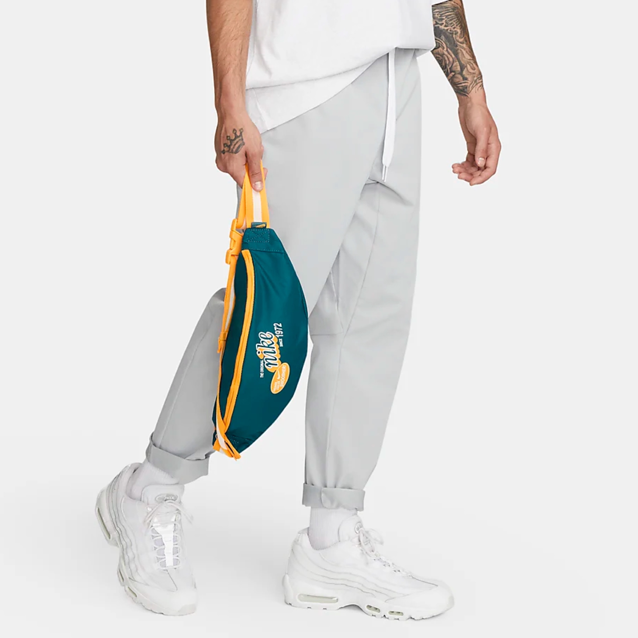 กระเป๋า Nike Heritage WaistPack ‘Sundial‘