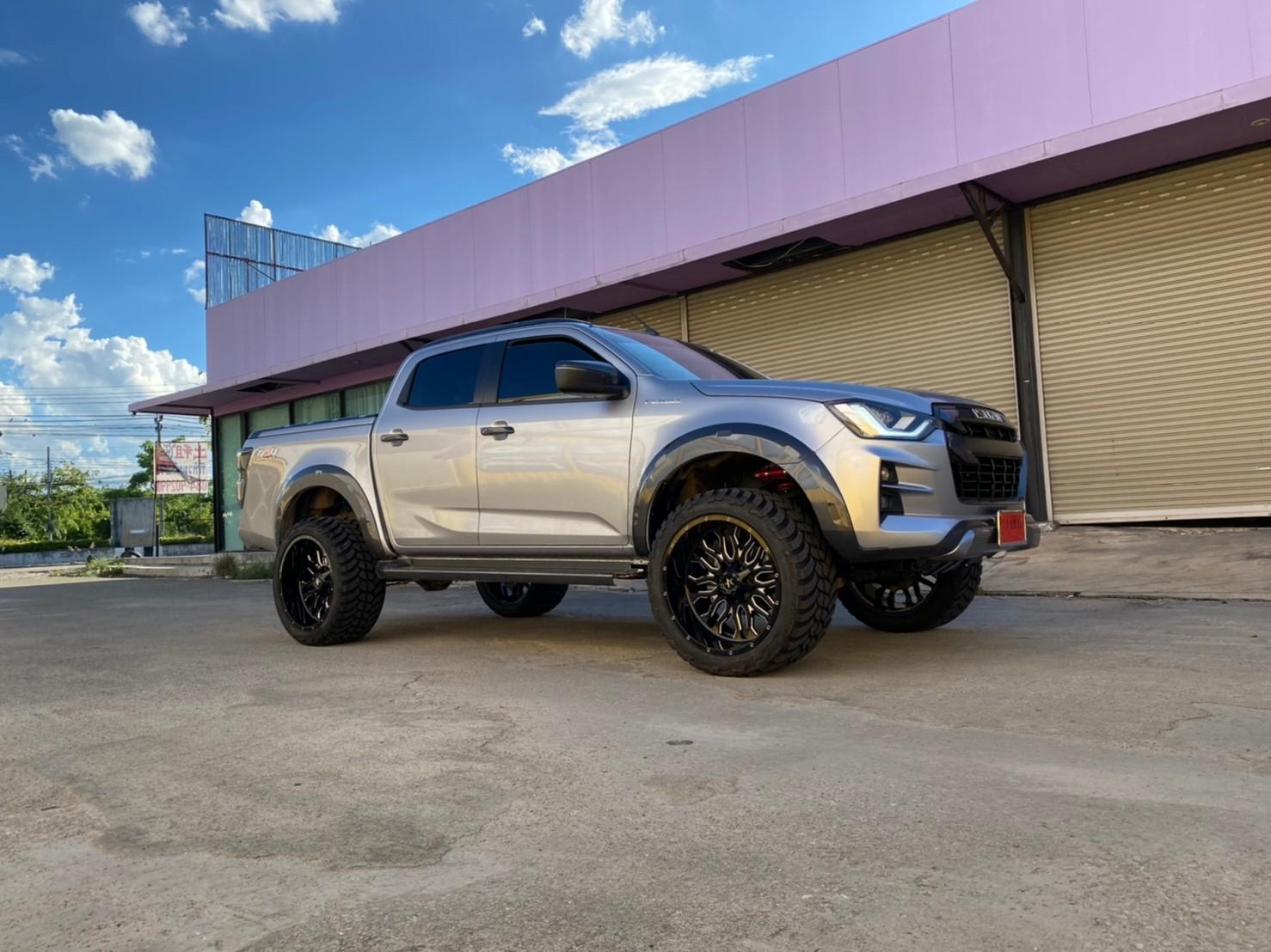 OFFROAD ขอบ22 ออฟ-44 ตัวใหม่ พร้อมยาง AMP MTA 33x12.5R22 ปี21