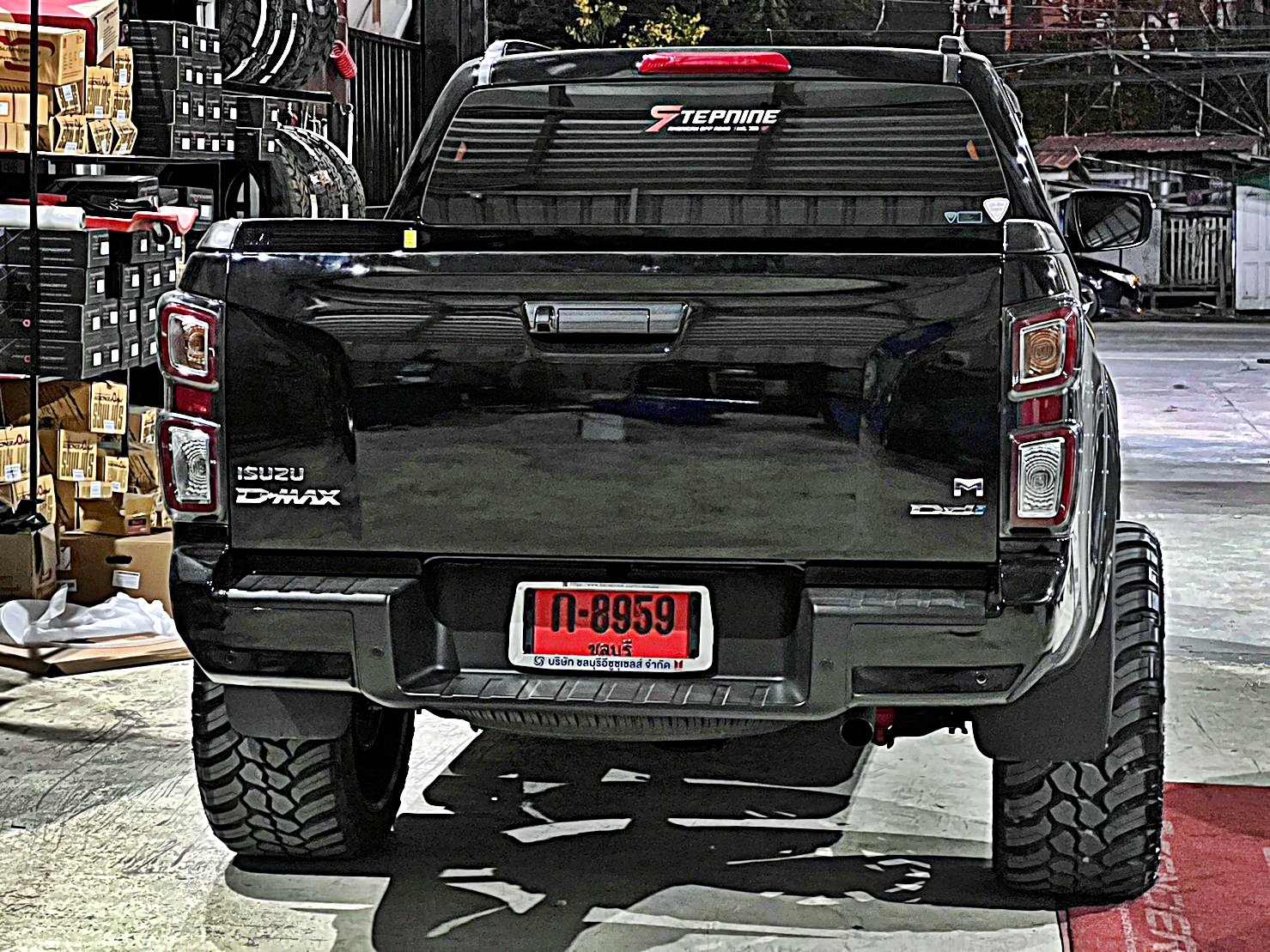 D-MAX ทรงเมกา จัดล้อแท้ HOSTILE ที่ STEP9