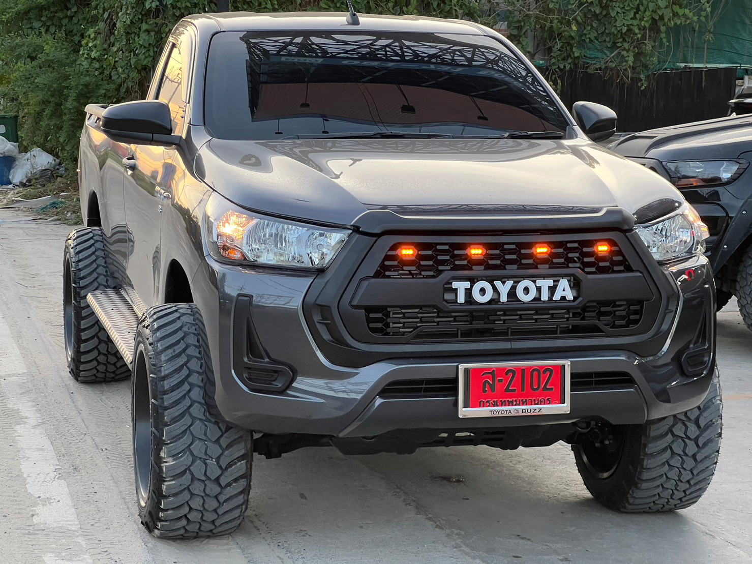 TOYOTA REVO หัวเดียว ทรงเมกา ที่ STEP9