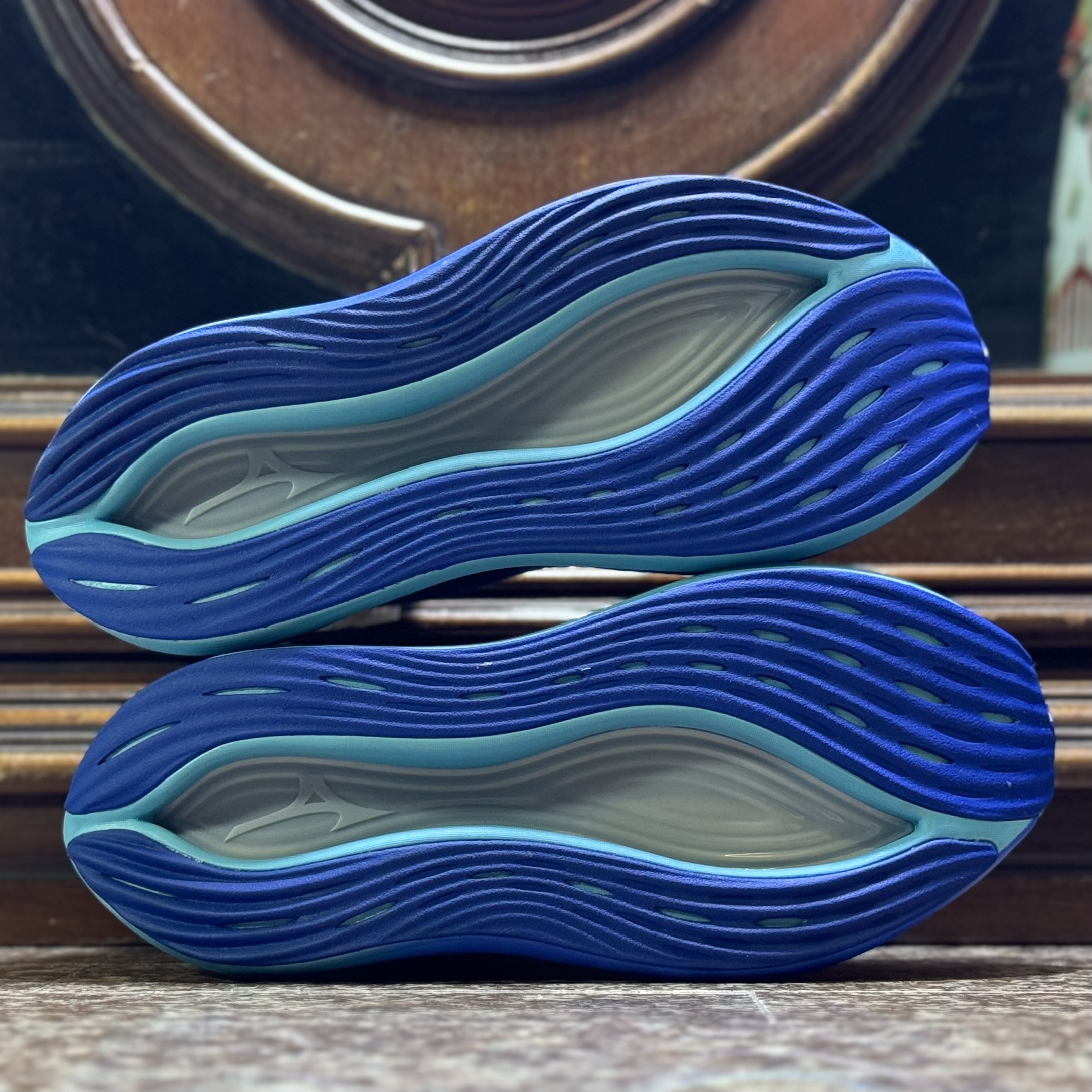 รองเท้าวิ่ง Mizuno Neo Vista ‘Estate Blue’ (M10US)