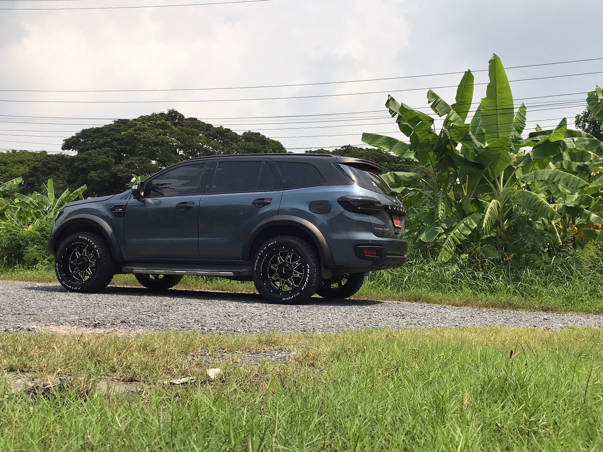 FORD EVEREST ล้อ COSMIS CROWN ผลงานจาก STEP9