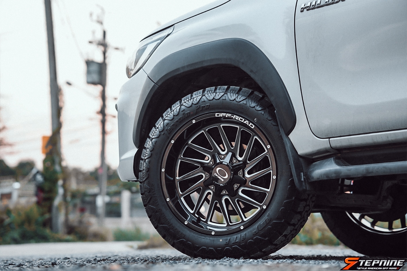 TOYOTA REVO ROCCO แต่งทรงเมกาที่ STEP9