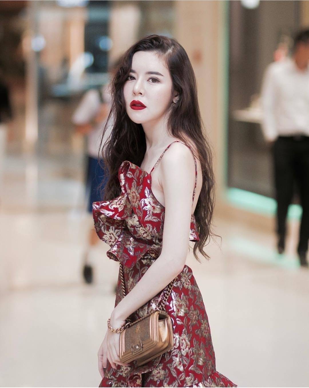 เดรสสายเดี่ยวลายดอกไม้