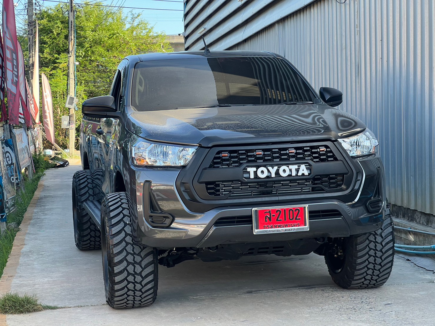 TOYOTA REVO หัวเดียว ทรงเมกา ที่ STEP9