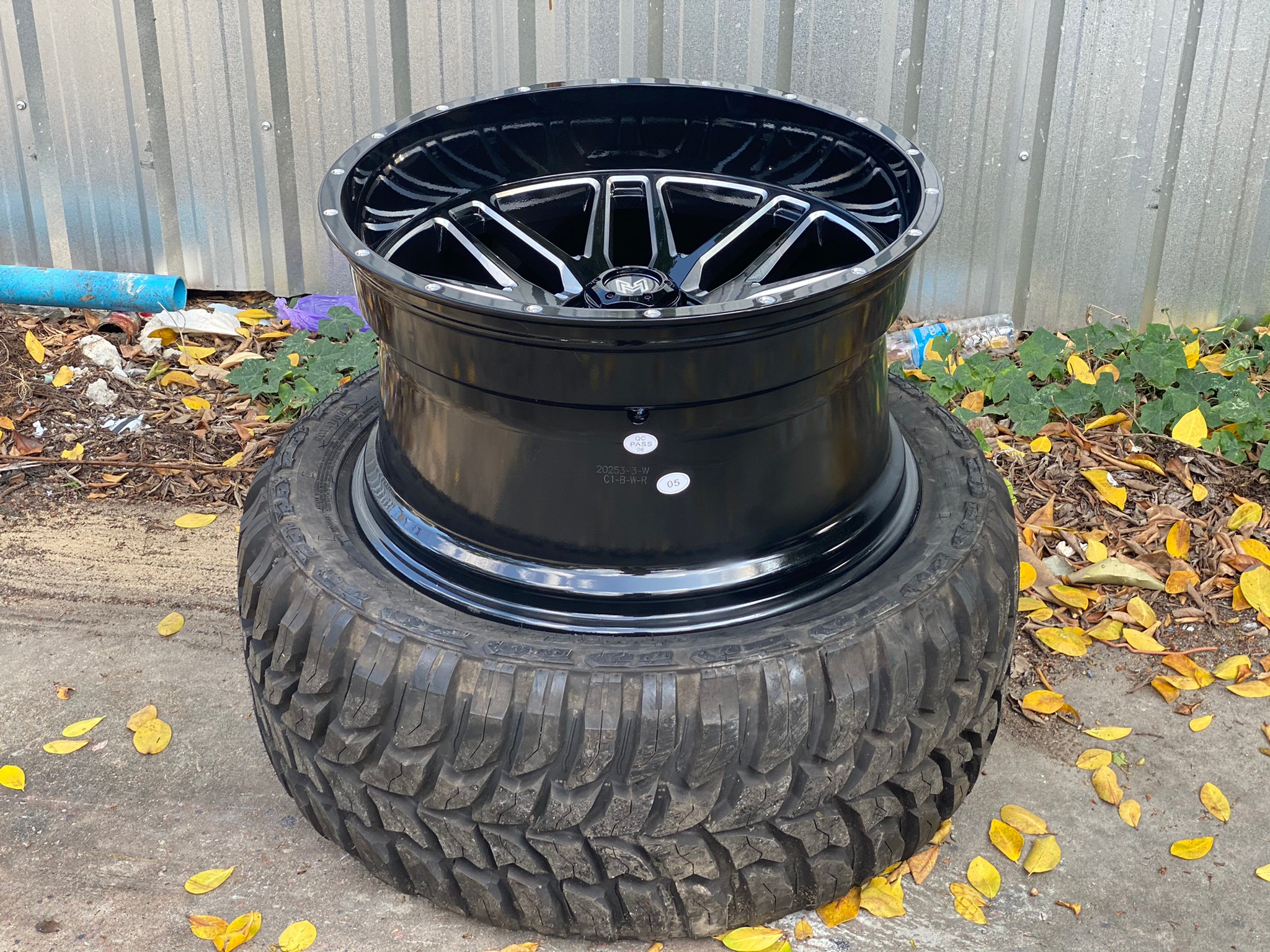 MAGNETIC 22x12 ET-44 CROSSWIND MT 33/12.5R22
