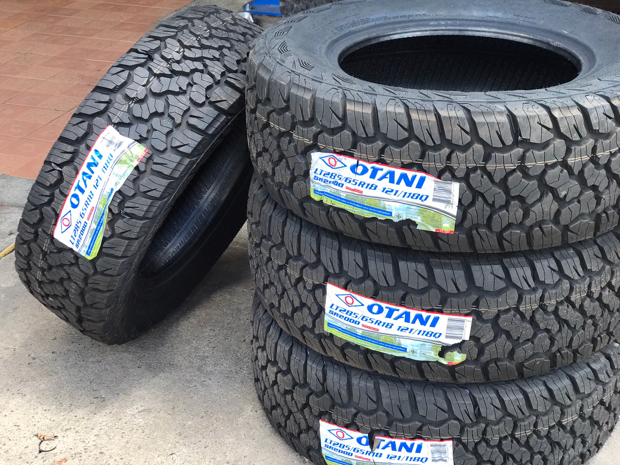 OTANI 285/65-18 SA2000 ที่สุด ครับ ยางไทย #JEEP #OTANI #SA2000 🔧 ติดตั้งฟรี มีหน้าร้าน.. การันตีราคาถูกที่สุด ไม่เน้นกำไรเน้นได้ใจลูกค้า ✨ แม็กซ์และยางมีให้เลือกเกือบทุกรุ่น ทุกยี่ห้อ ต้องการรุ่นไหนเป็นพิเศษ ทักสิครับ ‼️ รออะไร ------------