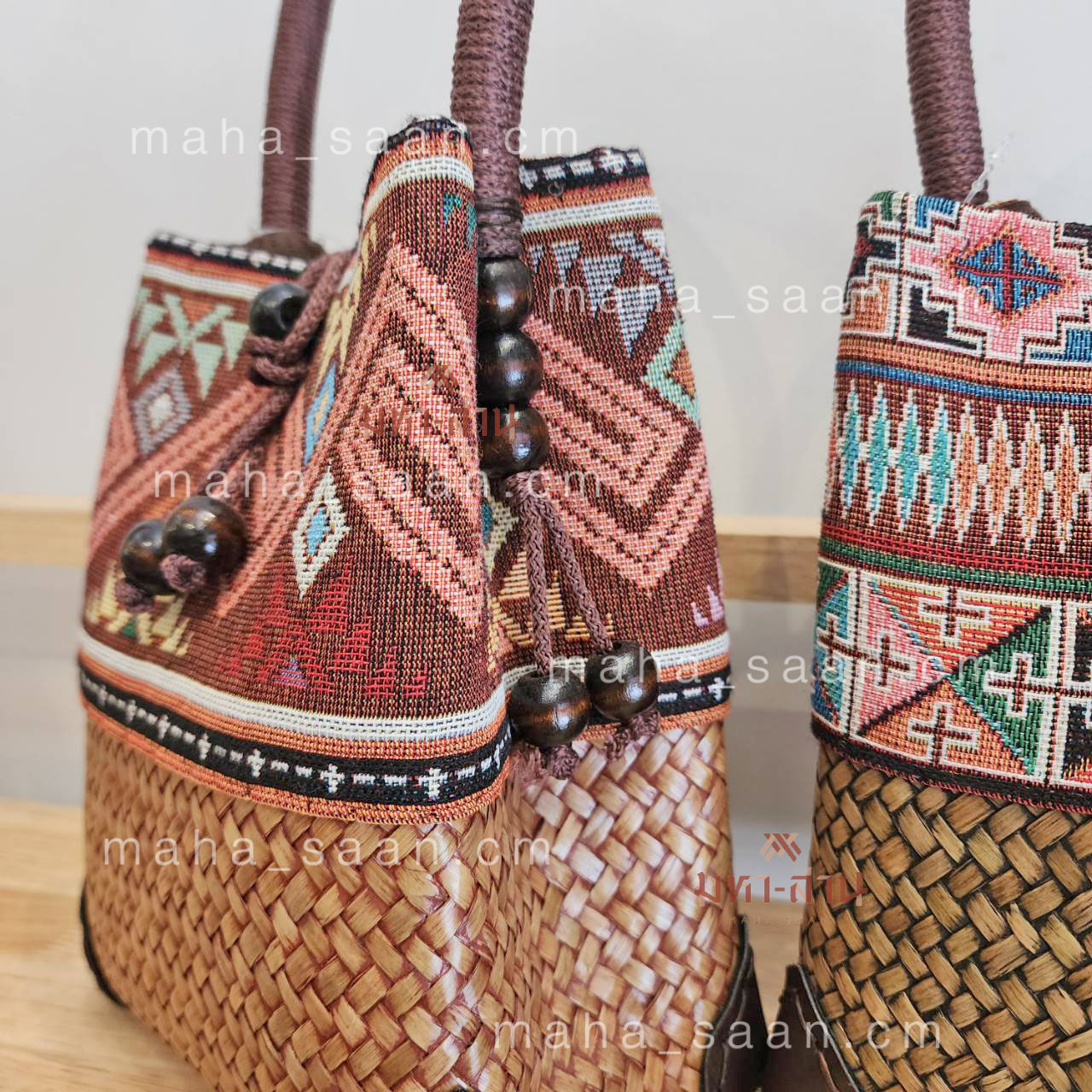 กระเป๋ากระจูดผ้าไทย ของขวัญเกษียณ กระเป๋าถือ คละแบบ 👜