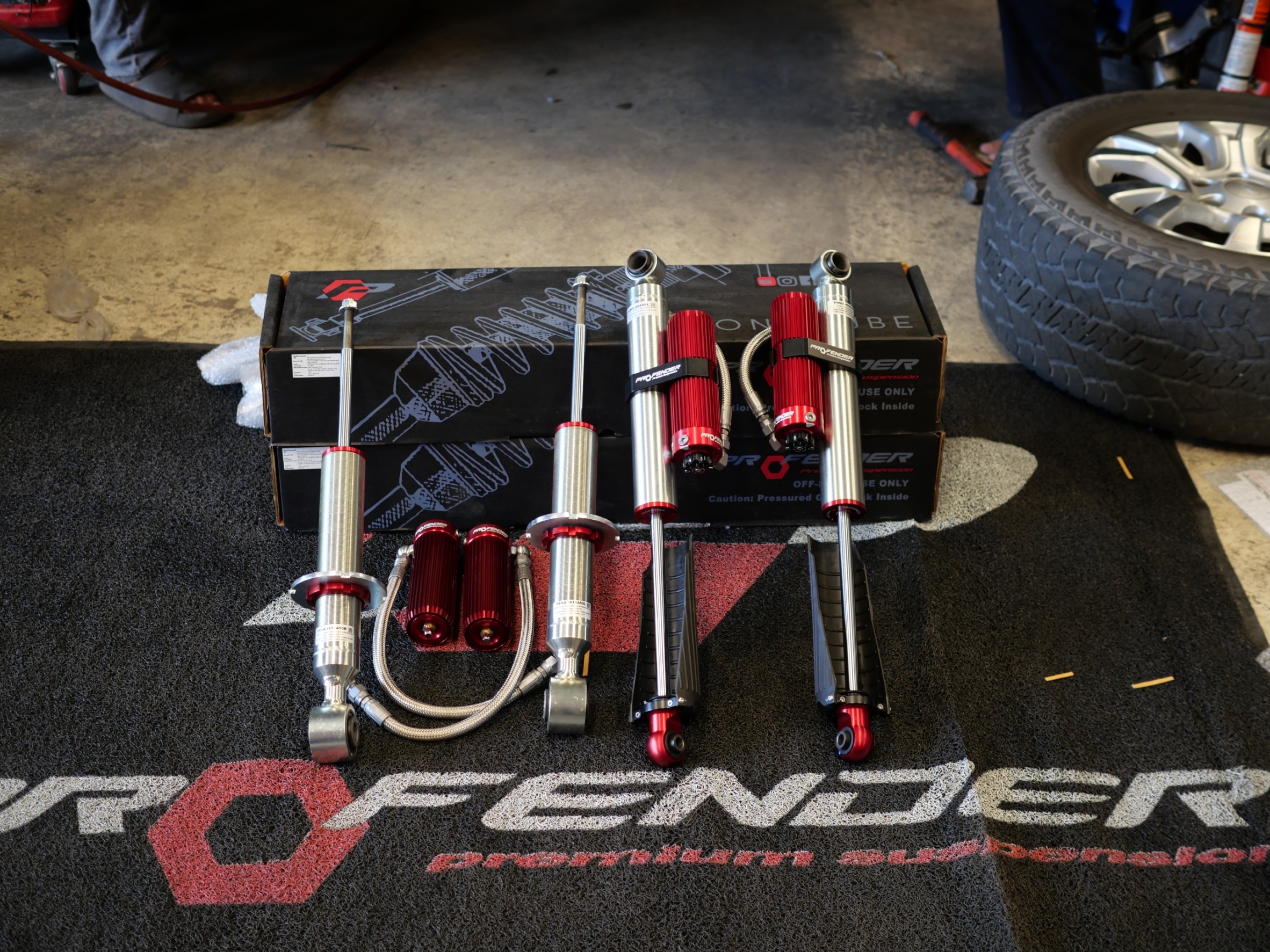 โช๊คอัพ Profender รุ่น Subtank-Piggyback สำหรับรถ Ford Ranger