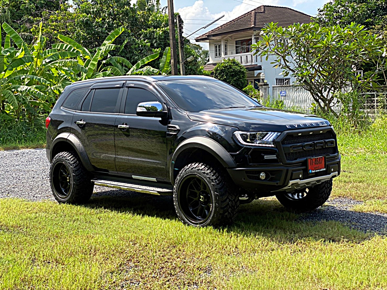 FORD EVEREST ทรงเมกา ล้อ HOSTILE H120 โคตรหล่อ