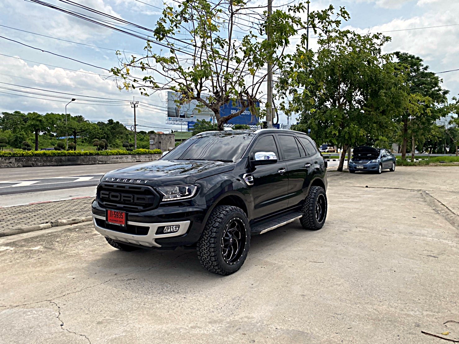 FORD EVEREST ป้ายแดงจัดล้อ20 แบบไม่ยก