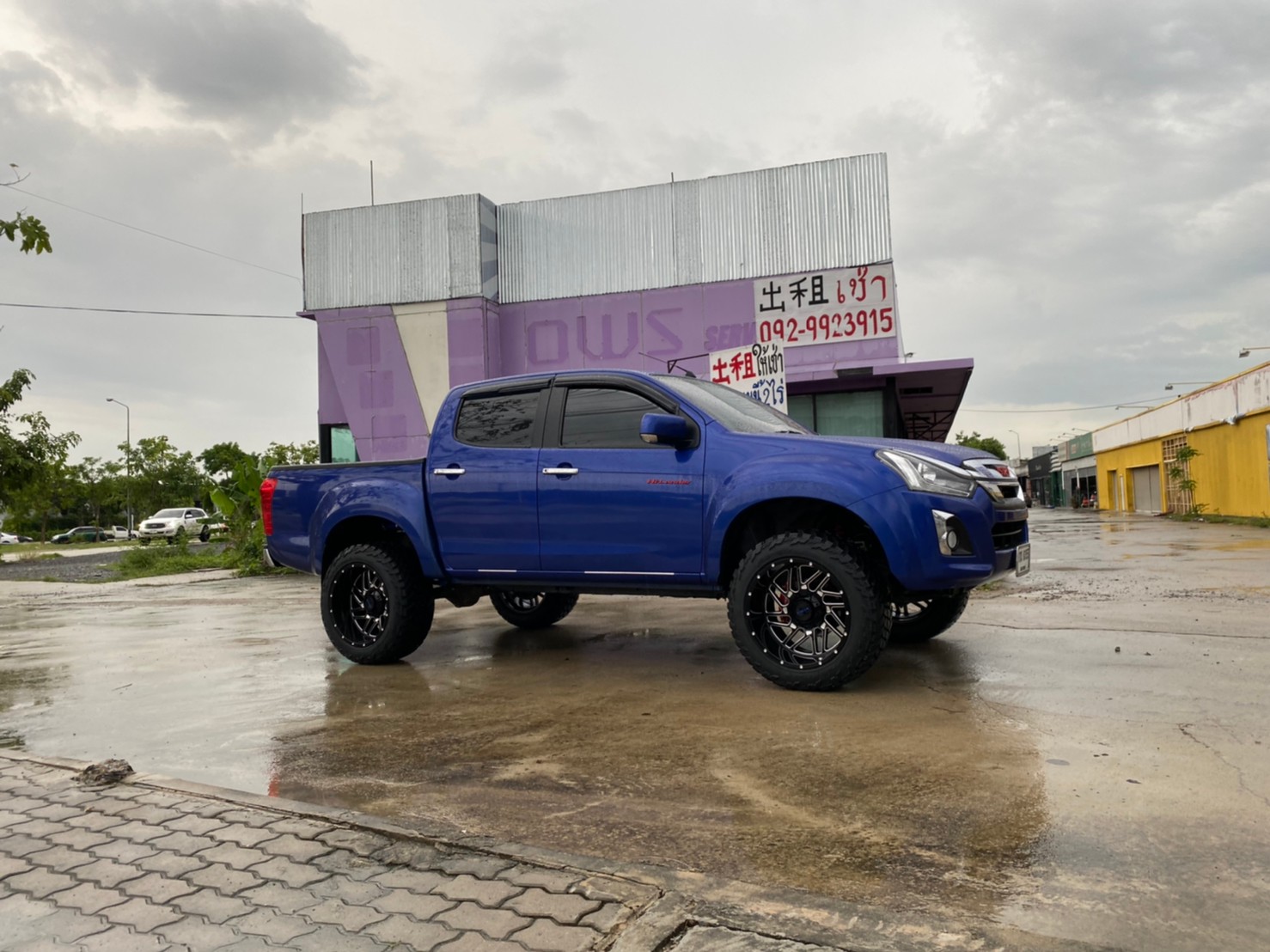 D-MAX มาจากสุพรรณบุรี จัดทรงเมกาที่ STEP9