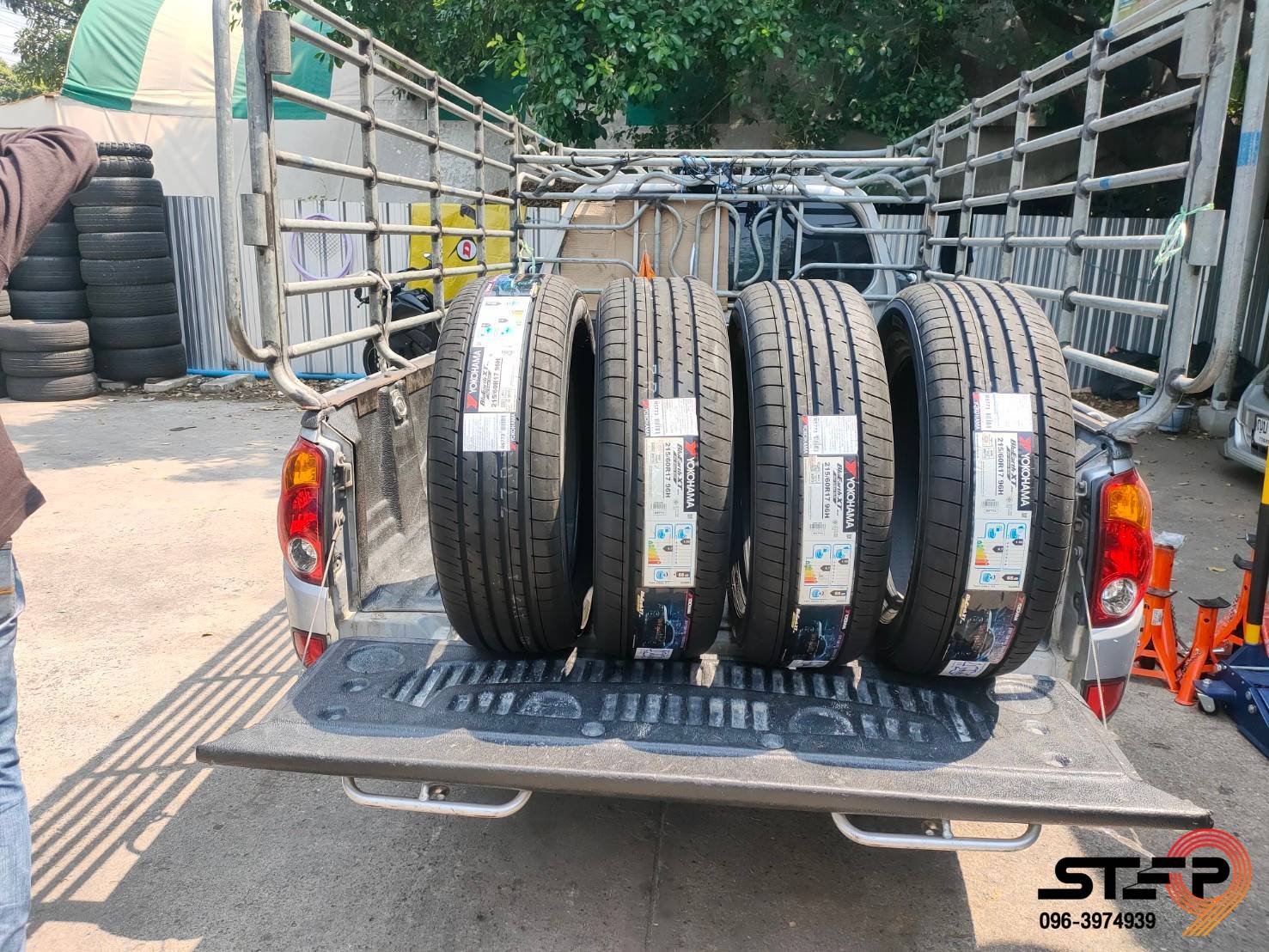 YOKOHAMA AE61 225/60-17 ราคาพิเศษที่ STEP9