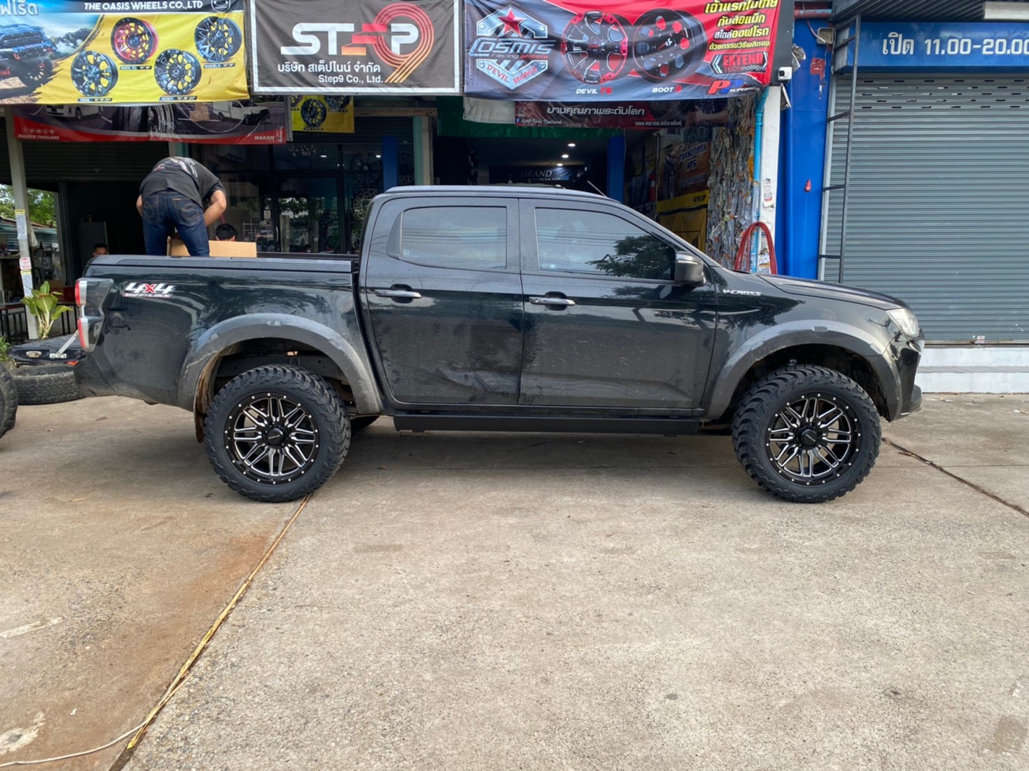 DMAX ขับมาจากสระแก้ว จัดทรงเมกาที่STEP9