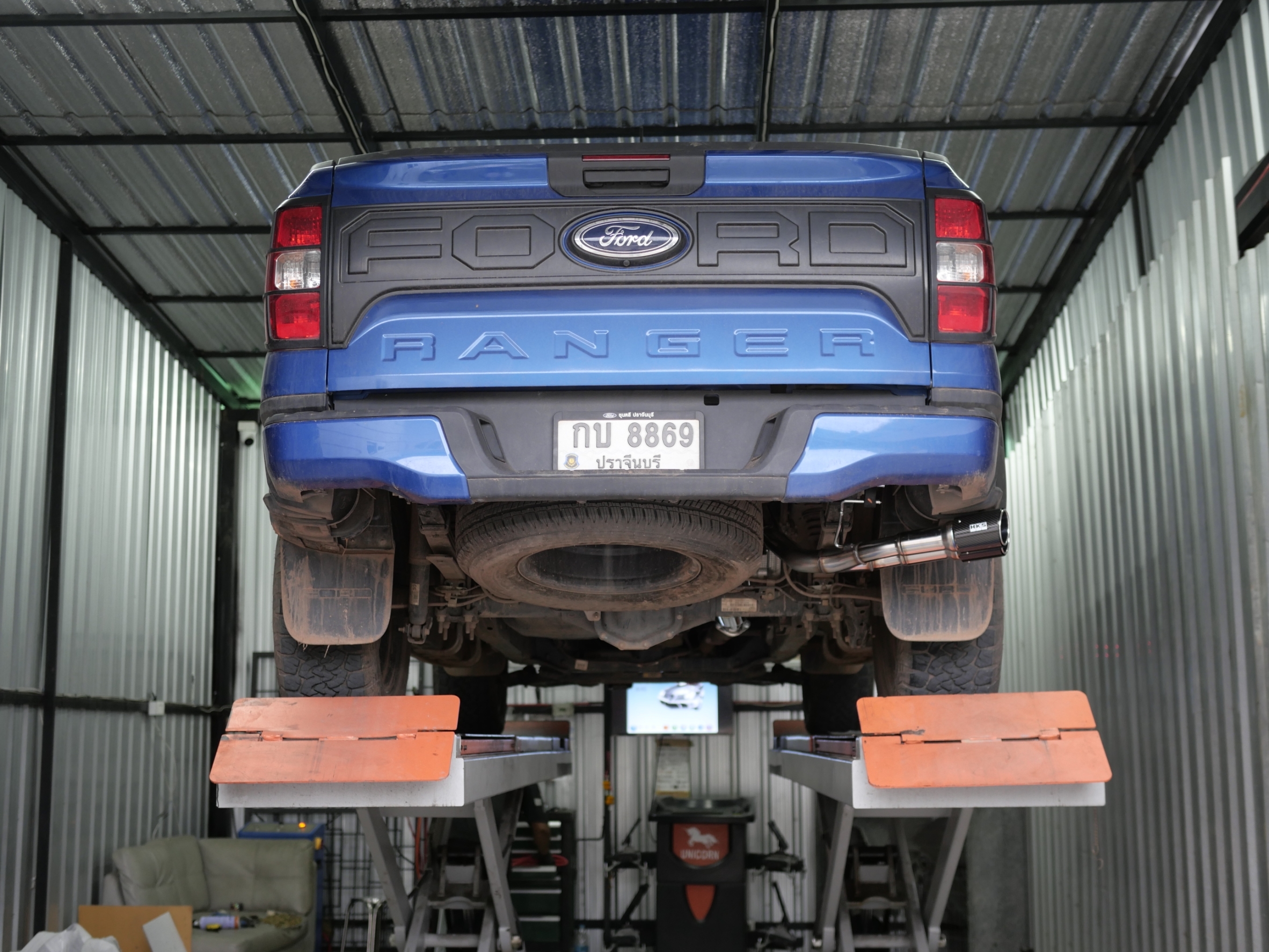 ท่อ HKS ใส่ FORD RANGER NEXTGEN แบบคู่ออกข้าง ของแท้ที่ STEP9