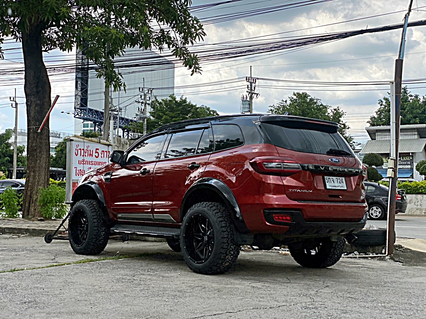 FORD EVEREST จัดทรงเมกาที่ STEP9