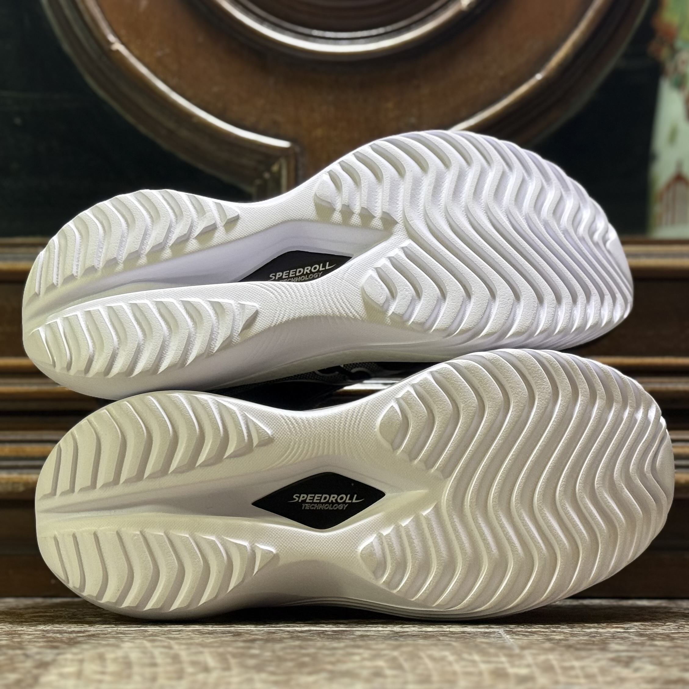 รองเท้าวิ่ง Saucony Kinvara PRO ‘BLACK’ (M9.5/10.5/11US)