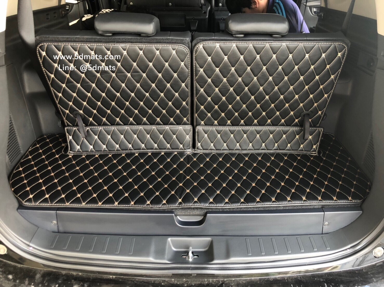 พรมปูพื้นรถยนต์6D NEW PAJERO SPORT 2016-20 รุ่นVIP. PREMIUM สีดำด้ายครีม