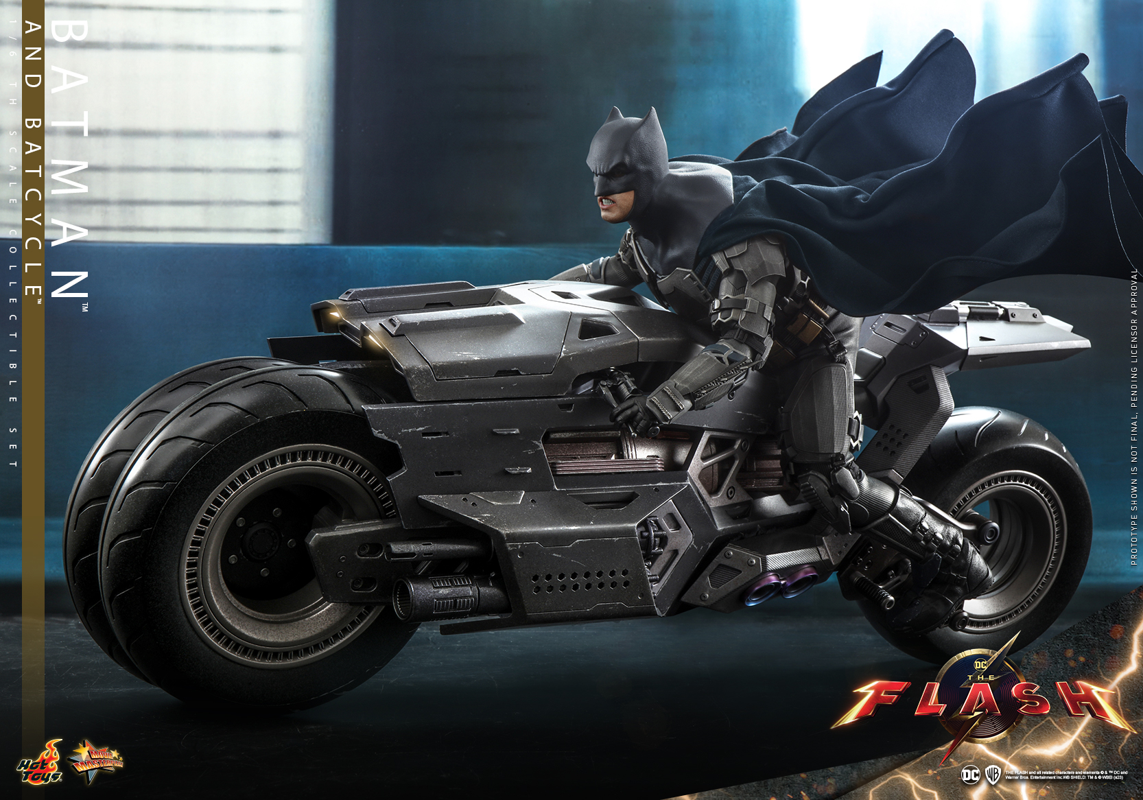 MMS705 - The Flash - 1/6th scale Batman and Batcycle